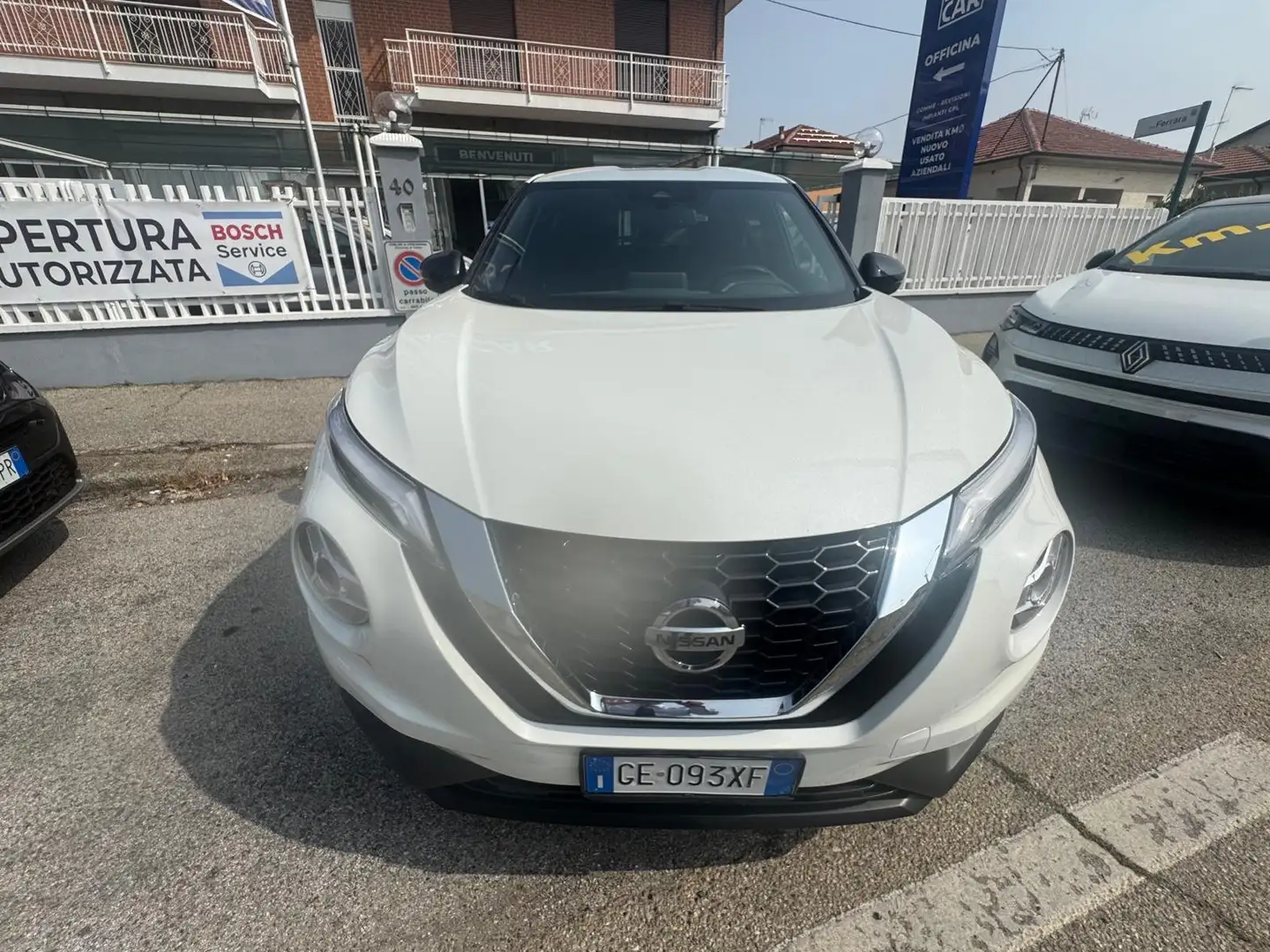Nissan Juke Juke 1.0 dig-t N-Connecta 117cv dct Bianco - 1