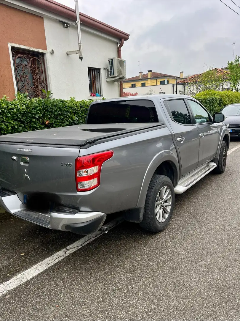 Mitsubishi L200 d.cab 2.4d Intense Diamond Pack 4wd 181cv auto N1 - 2