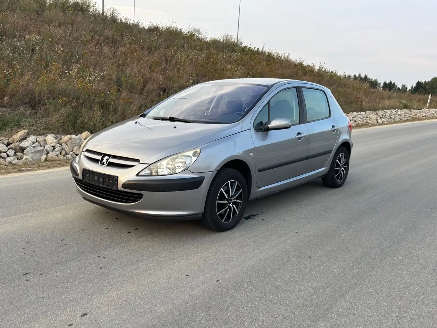 Peugeot 307 Grande Filou Cool TÜV 08/2027 Grau - 1