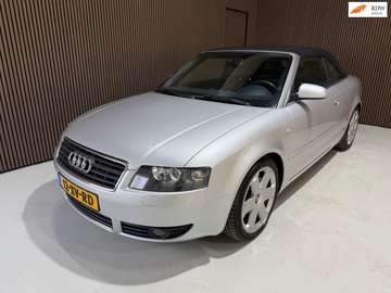 Cabriolet 2.4 V6 Exclusive Nieuwstaat/Automaat/Lee