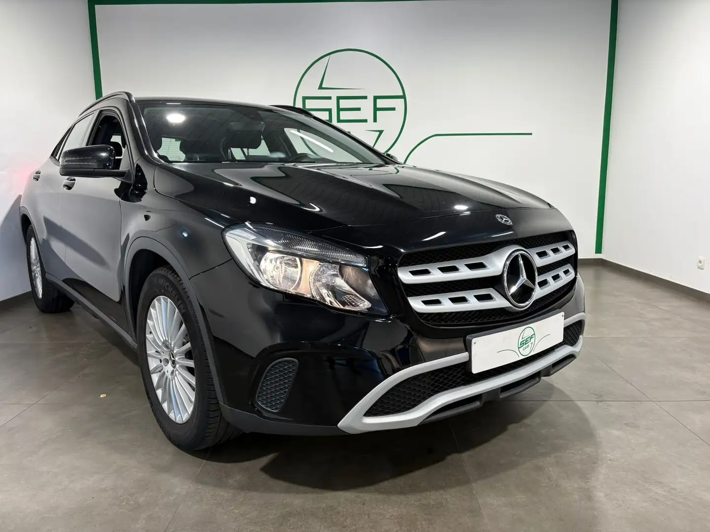 Mercedes-Benz GLA 180 GLA 180 Business Solution (EU6.2) - 2