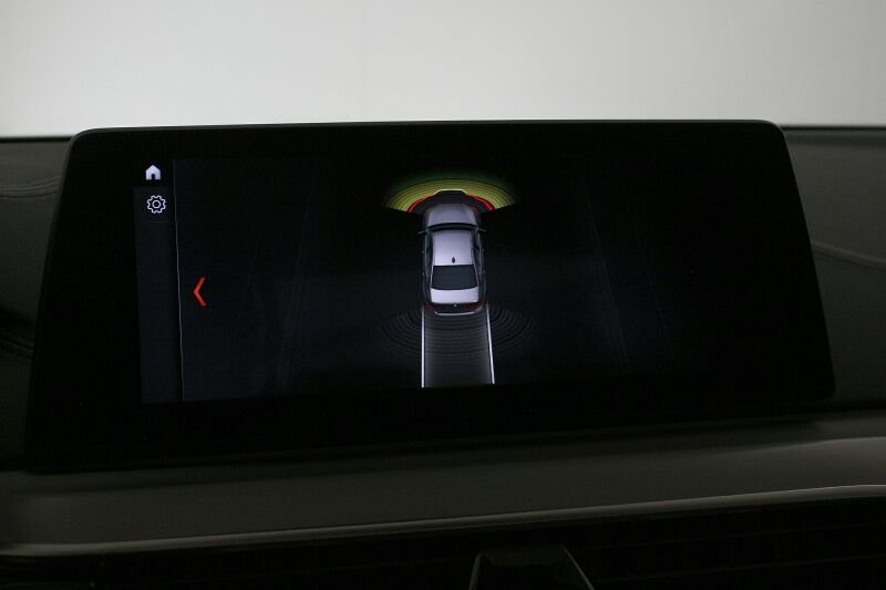 BMW 530 e iPerf. Luxury Line ACC HuD Navi/TV HiFi LED — photo 11