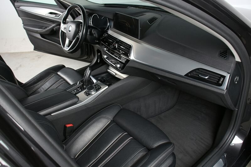 BMW 530 e iPerf. Luxury Line ACC HuD Navi/TV HiFi LED — photo 6