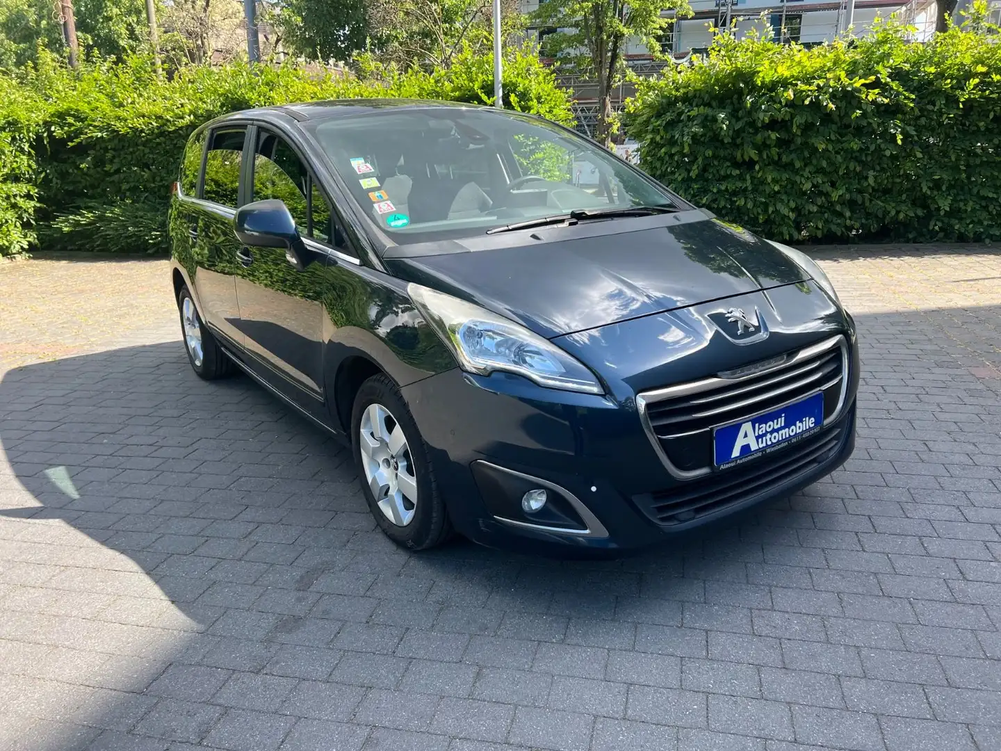 Peugeot 5008 Active Blau - 1