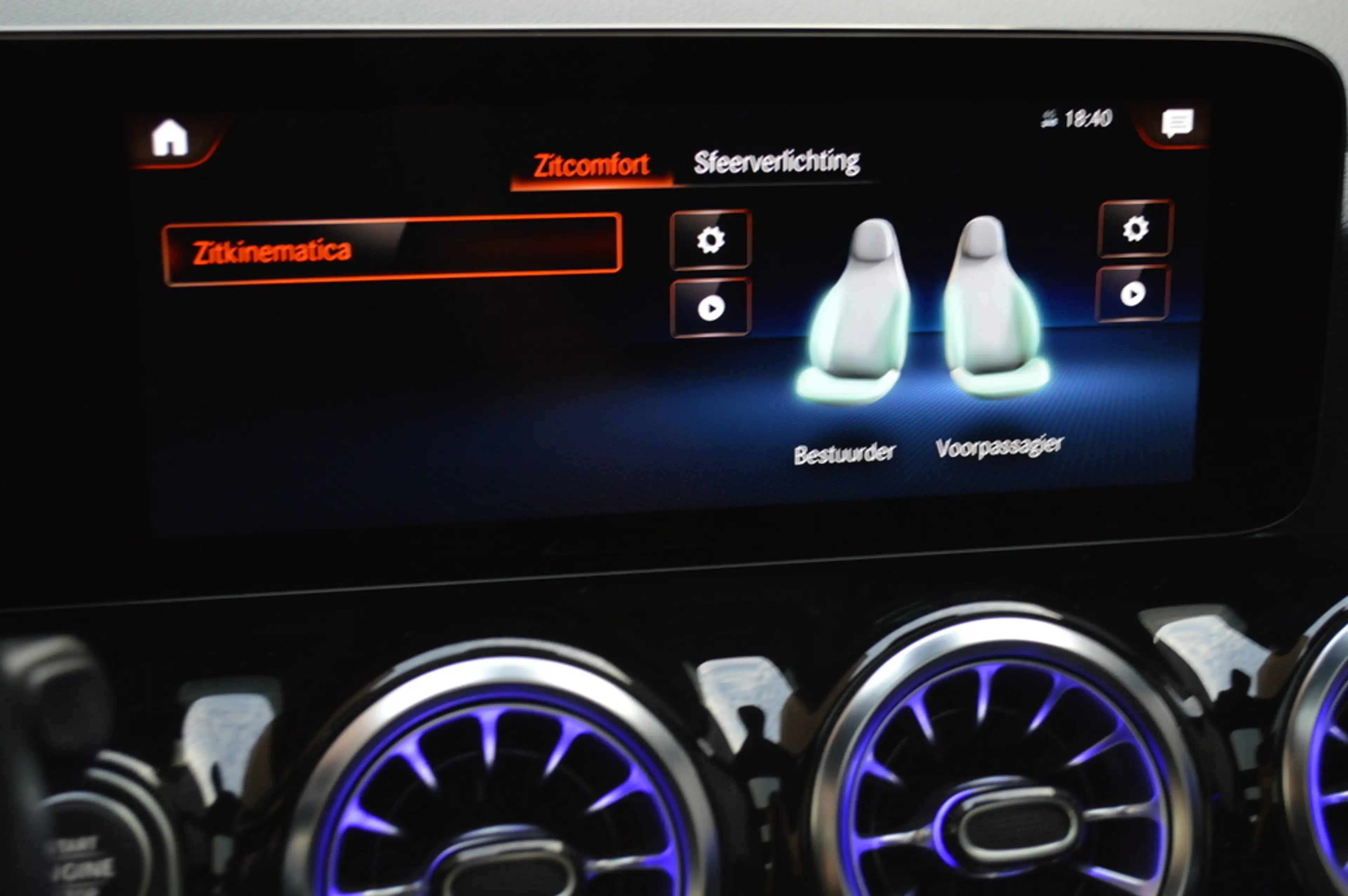 Mercedes-Benz GLA 250 e AMG Multibeam Panorama Memory Camera Keyless Tre — photo 20