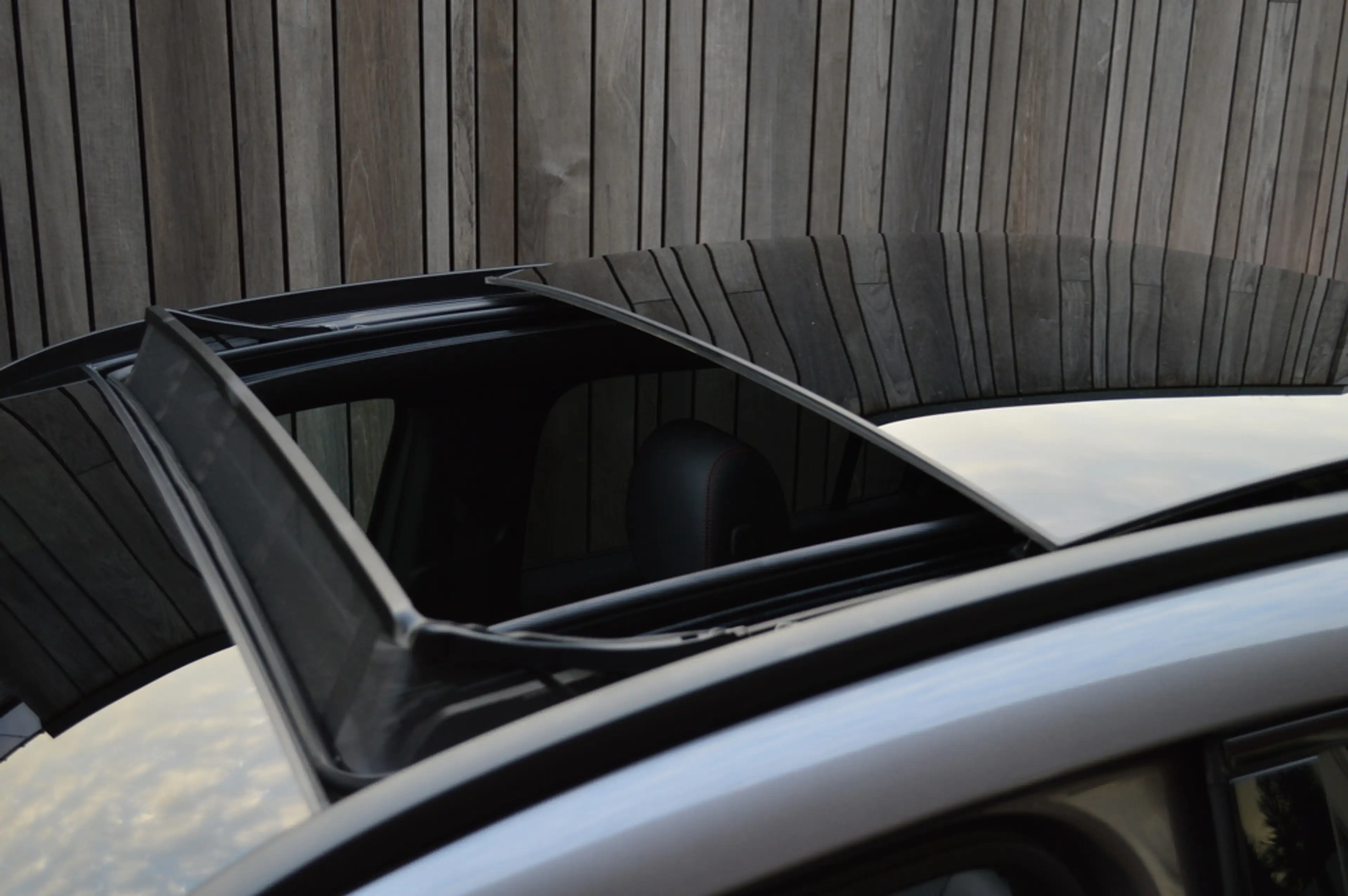 Mercedes-Benz GLA 250 e AMG Multibeam Panorama Memory Camera Keyless Tre — photo 5