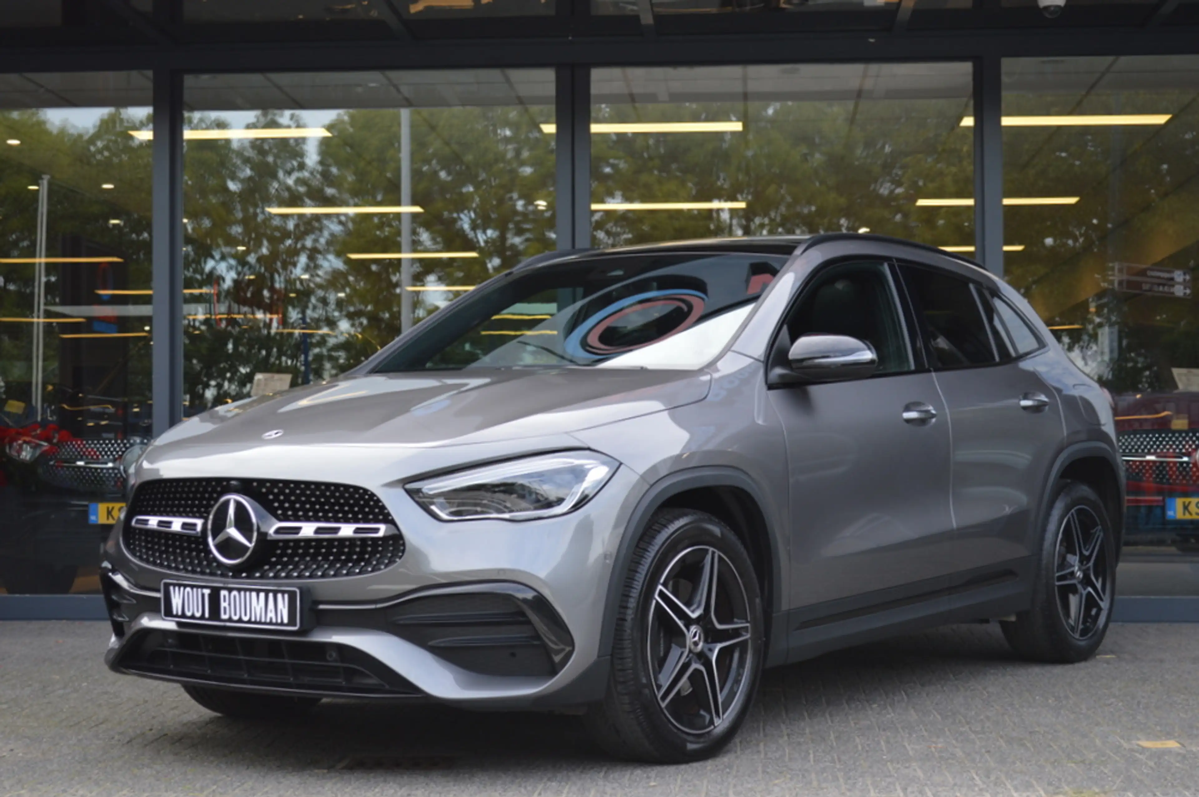 Mercedes-Benz GLA 250 e AMG Multibeam Panorama Memory Camera Keyless Tre — photo 3