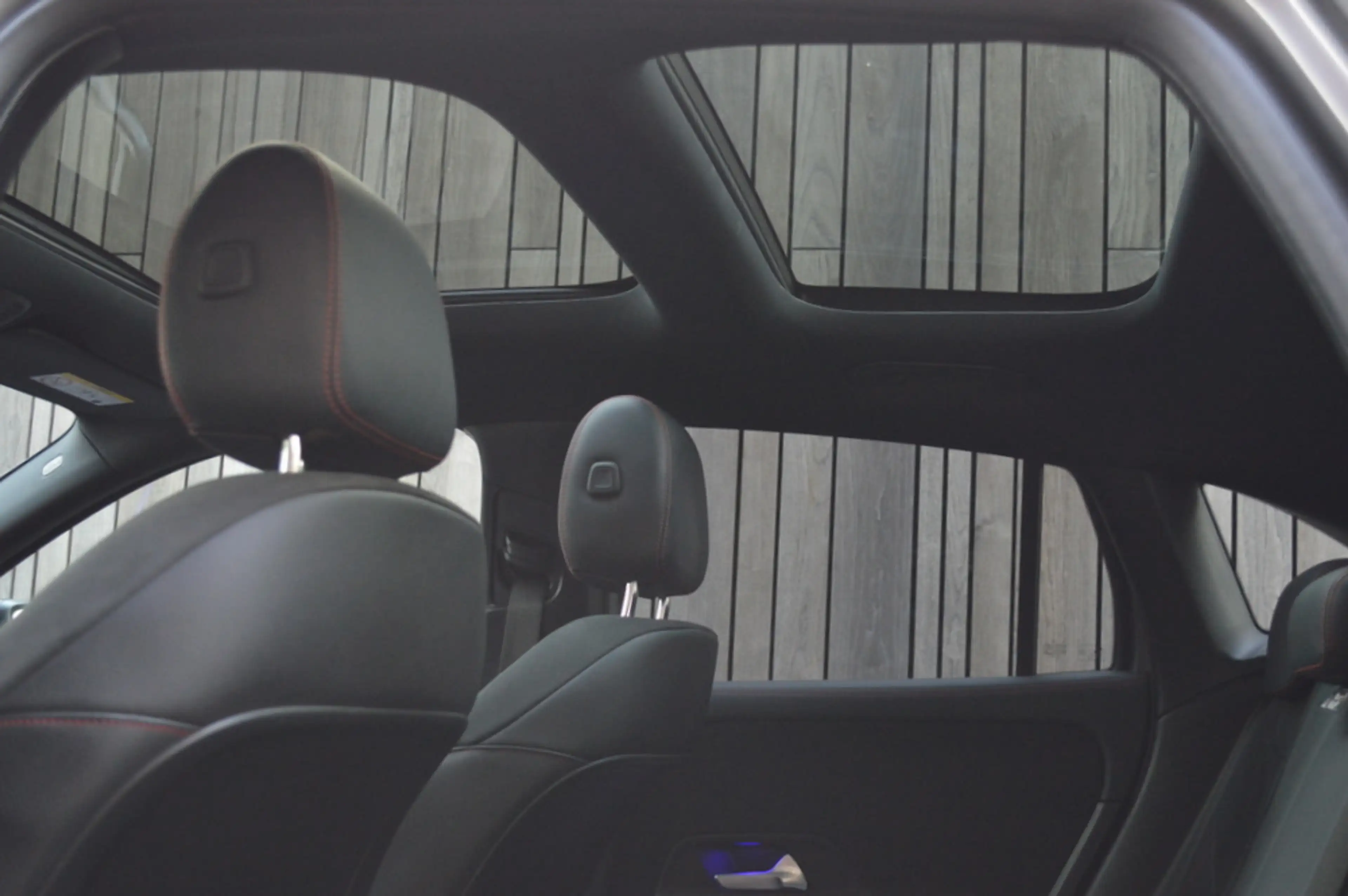 Mercedes-Benz GLA 250 e AMG Multibeam Panorama Memory Camera Keyless Tre — photo 26