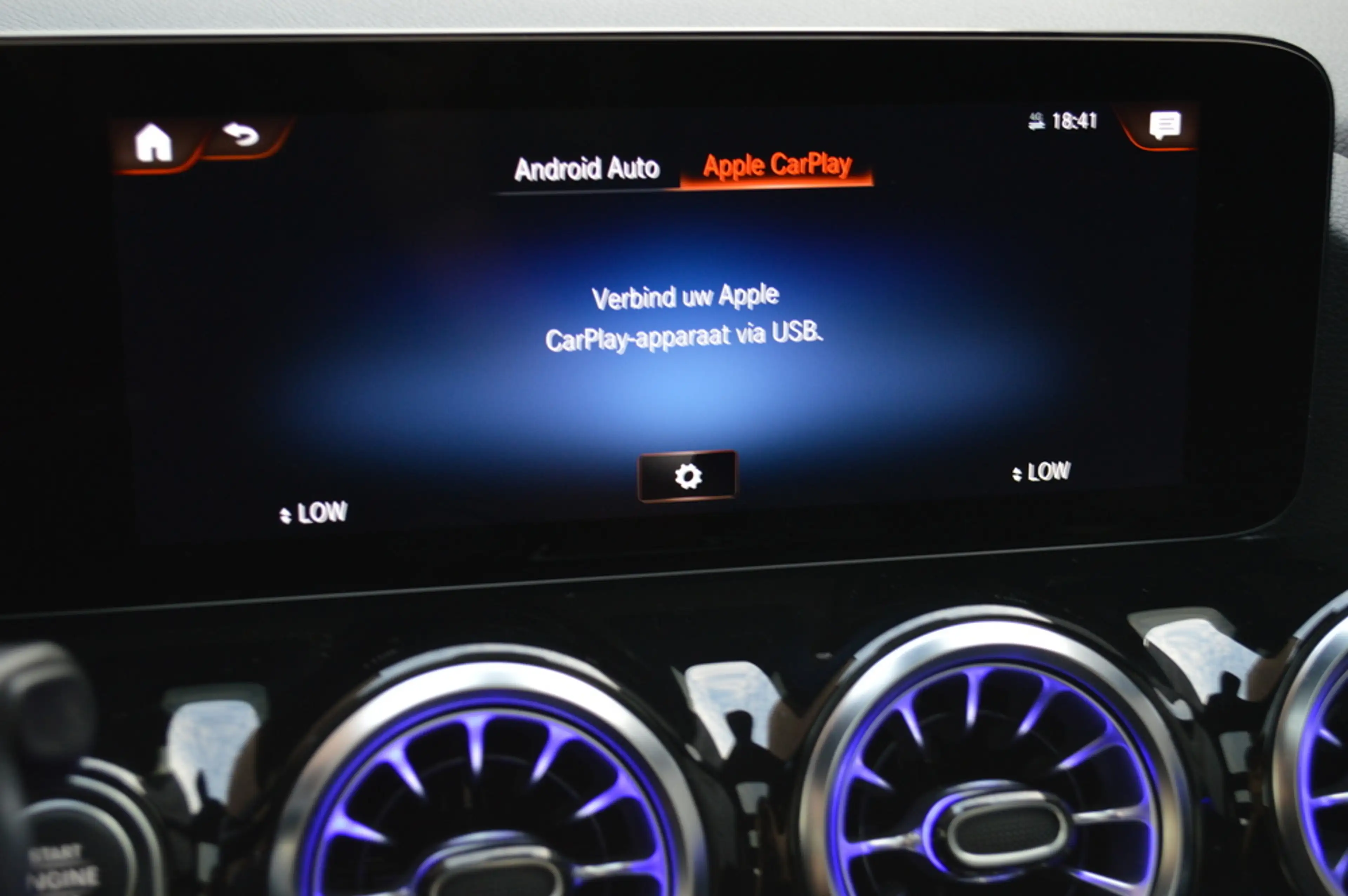 Mercedes-Benz GLA 250 e AMG Multibeam Panorama Memory Camera Keyless Tre — photo 23