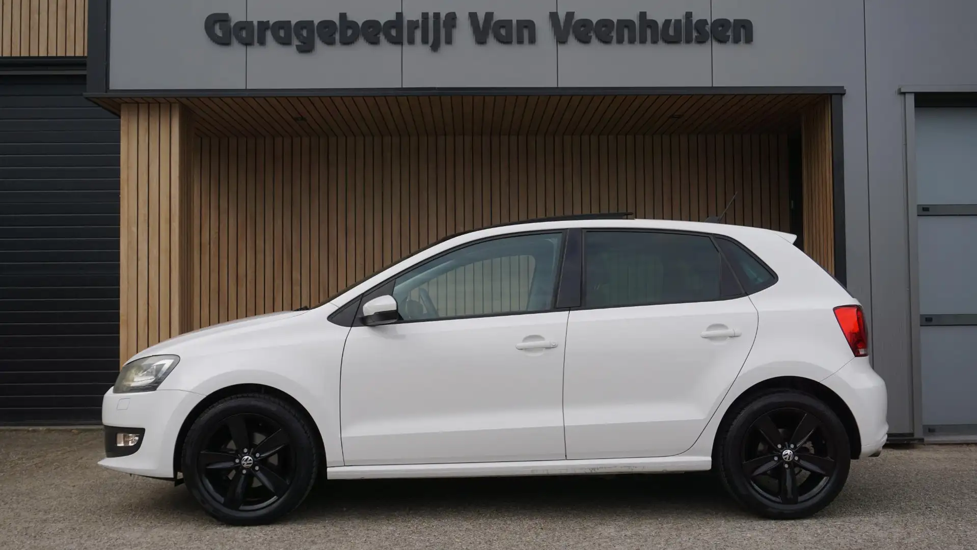 Volkswagen Polo 1.2 TSI 90pk 5Drs Highline Pano.Dak Xenon 16inch L Wit - 2