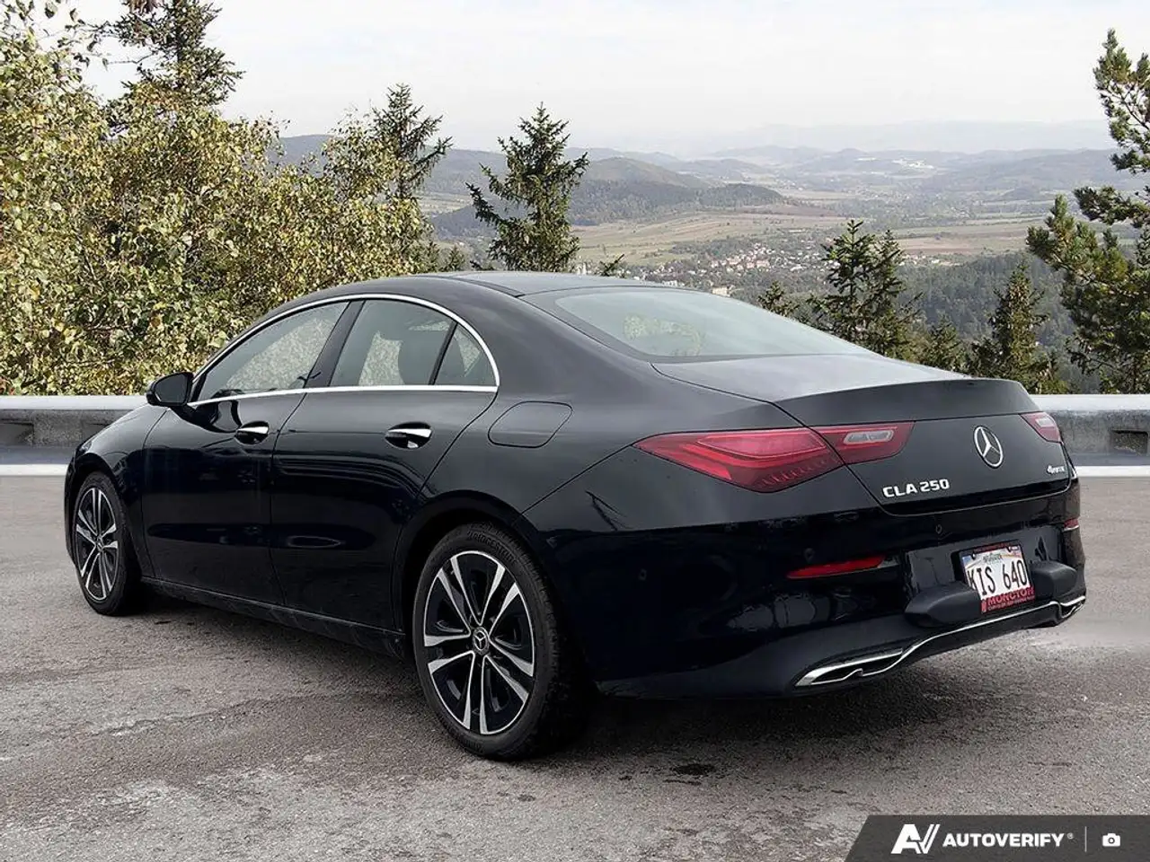 Mercedes-Benz CLA снимка Mercedes-Benz CLA