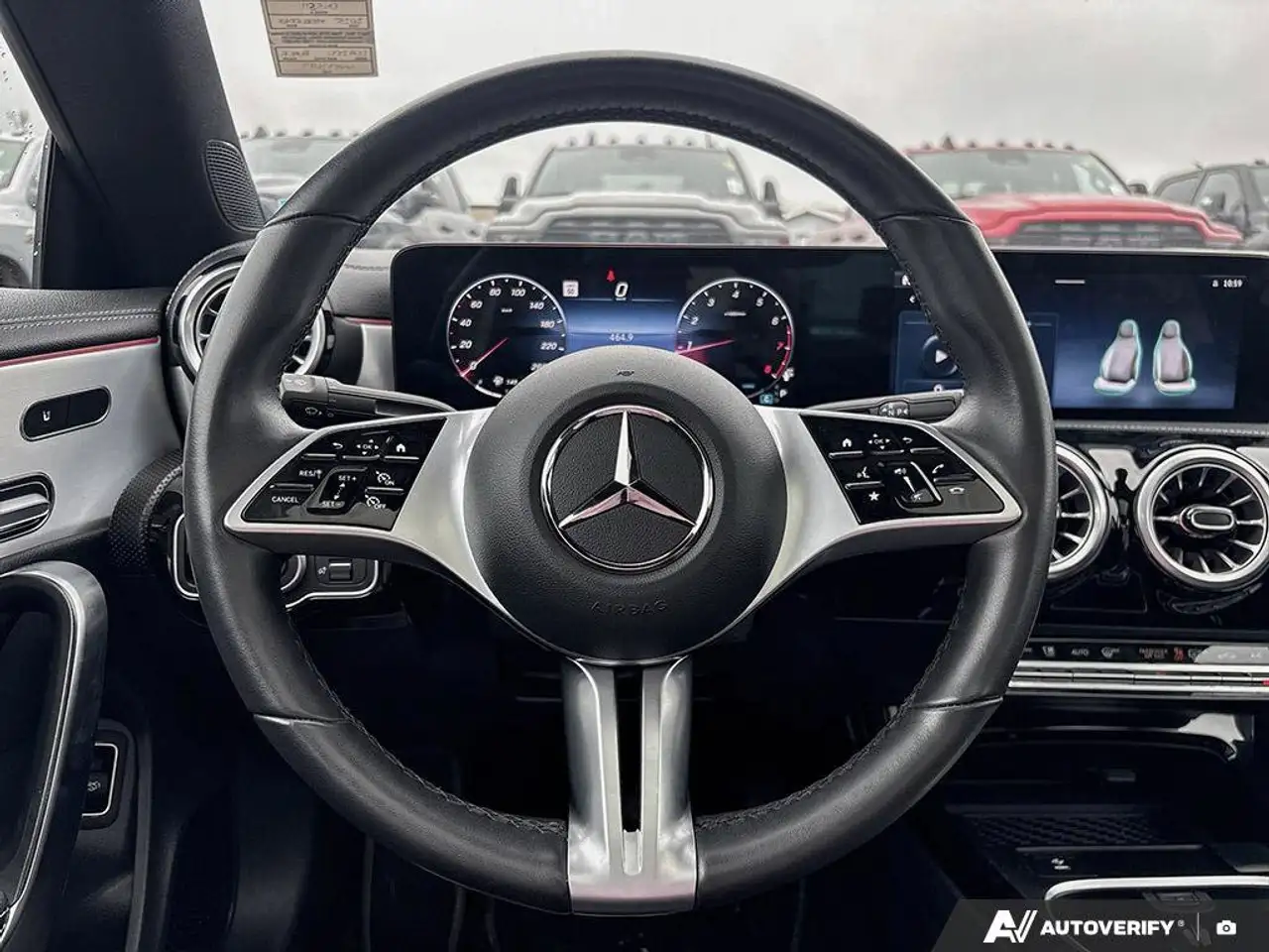 Mercedes-Benz CLA снимка Mercedes-Benz CLA