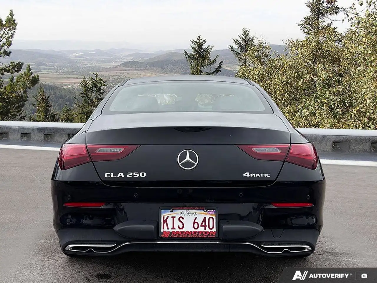 Mercedes-Benz CLA снимка Mercedes-Benz CLA
