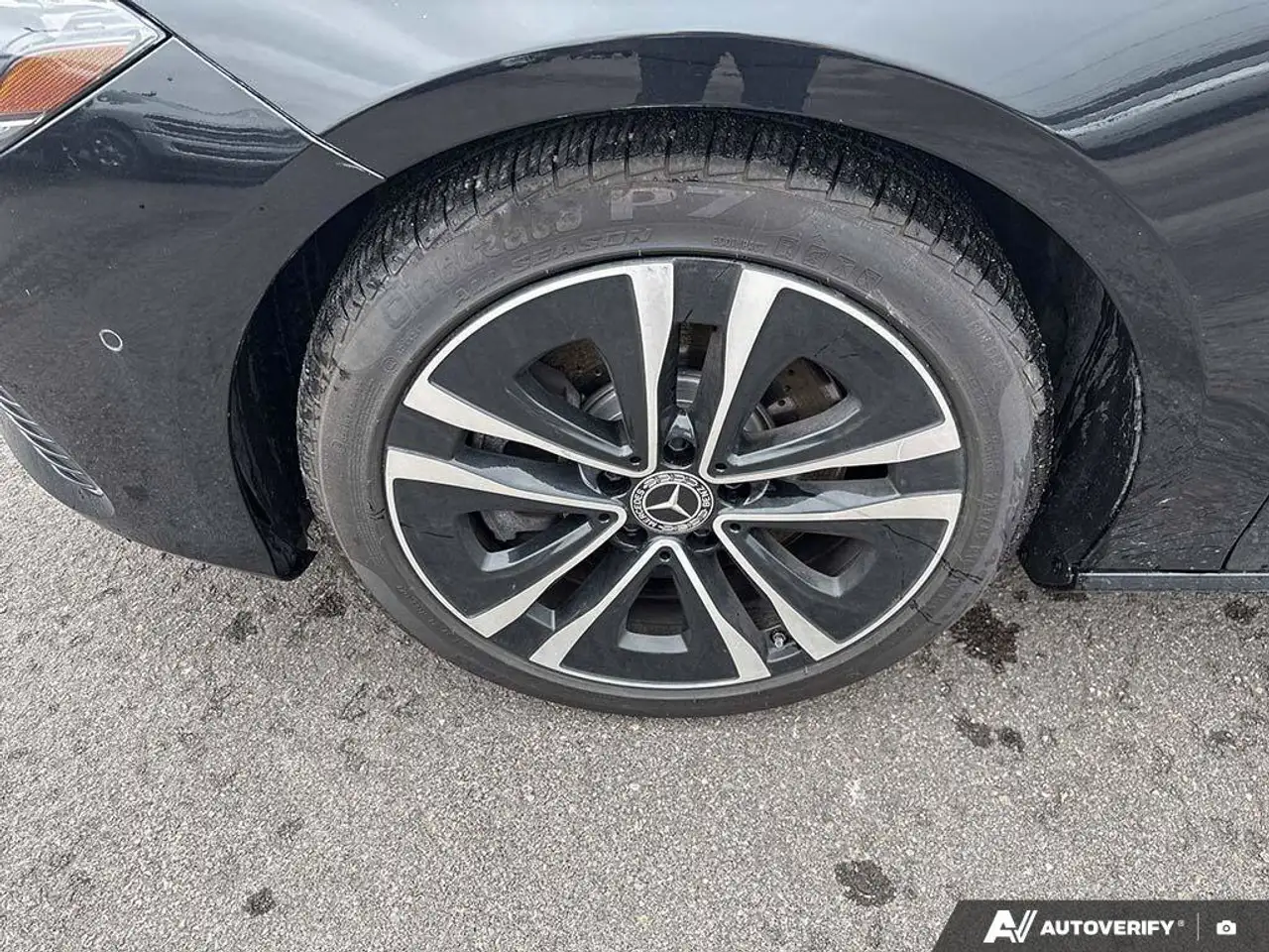 Mercedes-Benz CLA снимка Mercedes-Benz CLA