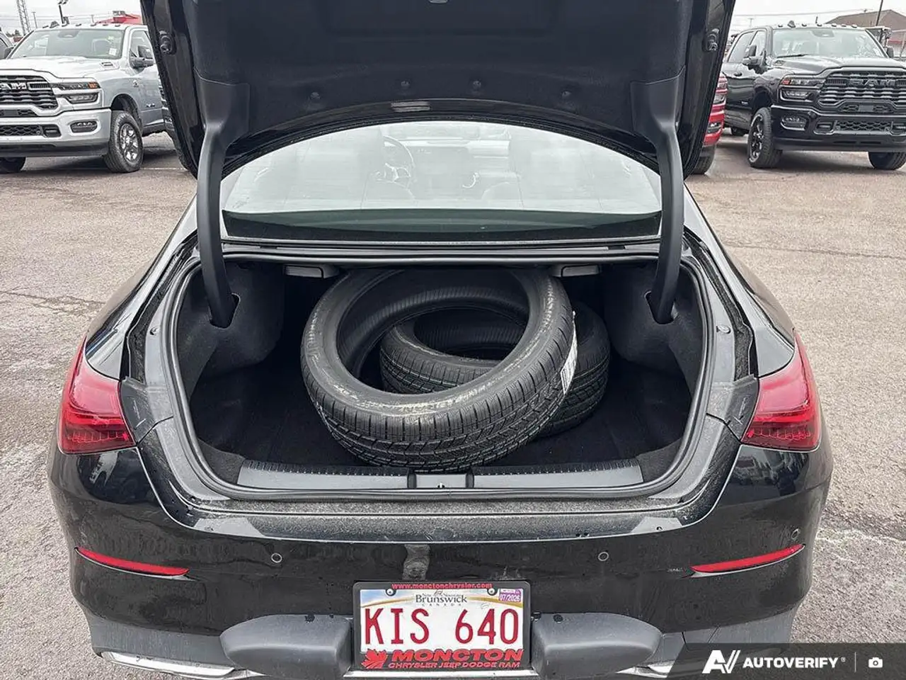 Mercedes-Benz CLA снимка Mercedes-Benz CLA