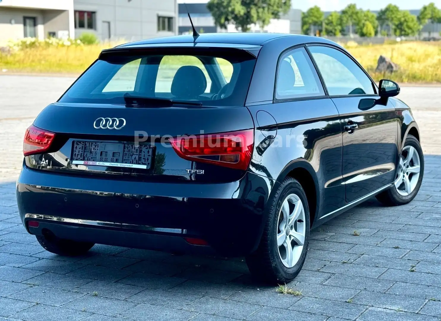 Audi A1 1.2 TFSI attraction *Tüv Neu*Garantie* Negro - 2