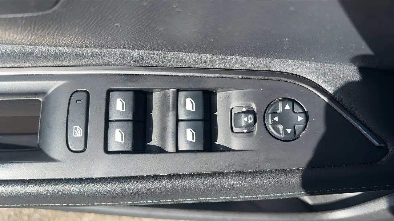 Peugeot 3008 3008 — photo 28