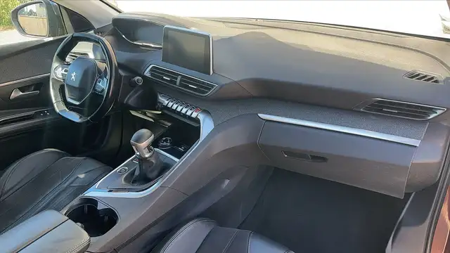 Peugeot 3008 view 10