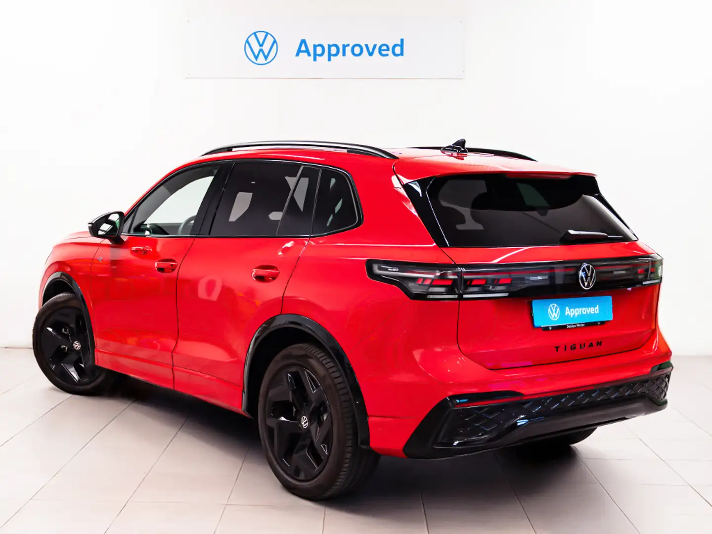 Volkswagen Tiguan 1.5 eTSI DSG R-Line 110kW Rojo - 2