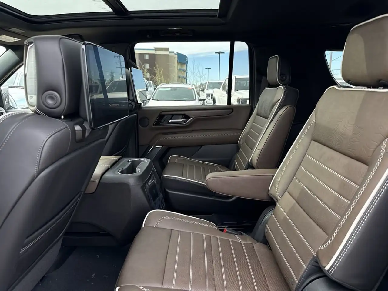GMC Yukon снимка GMC Yukon