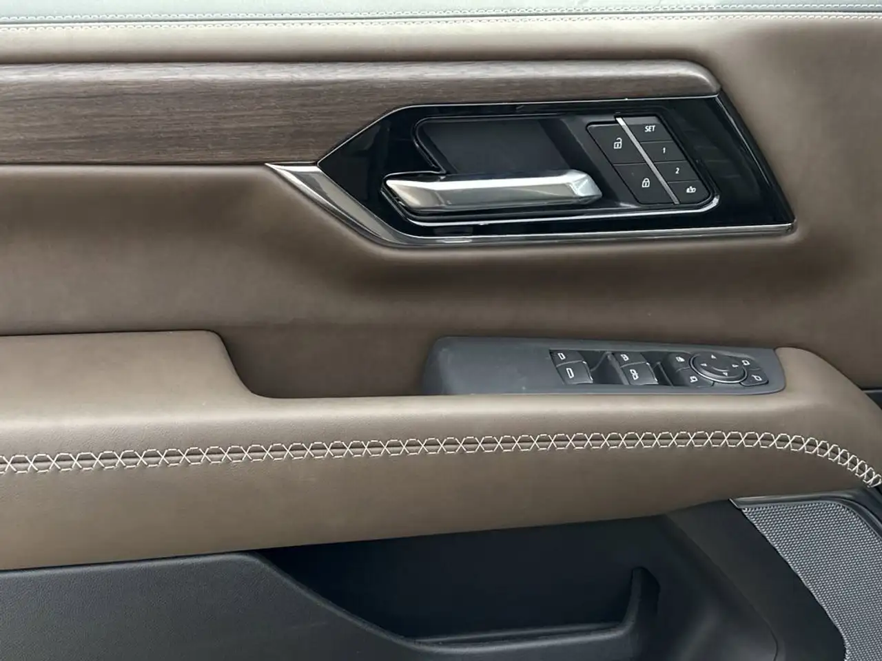 GMC Yukon снимка GMC Yukon