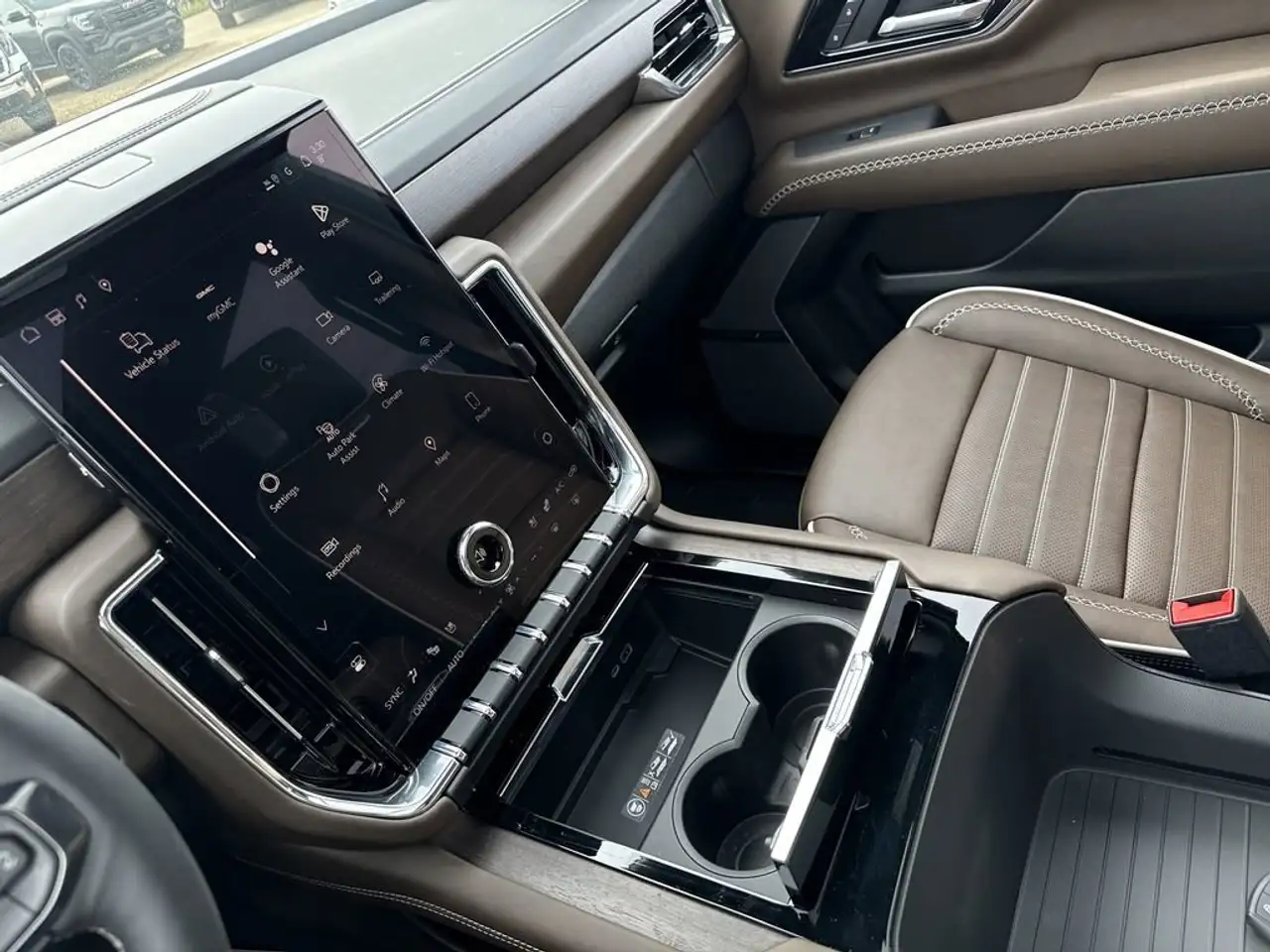 GMC Yukon снимка GMC Yukon