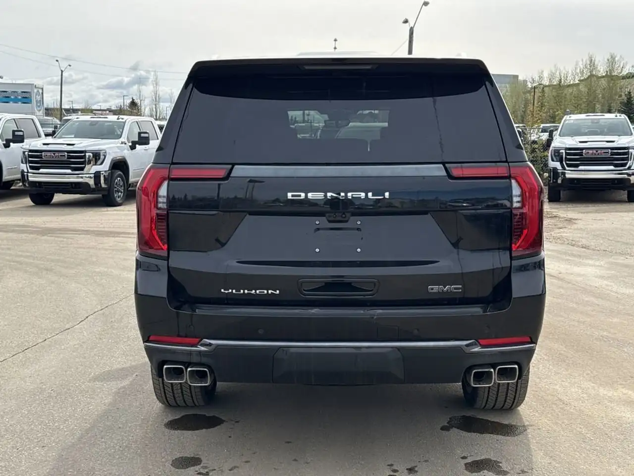 GMC Yukon снимка GMC Yukon
