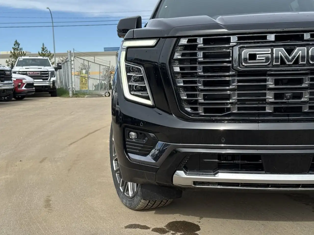 GMC Yukon снимка GMC Yukon
