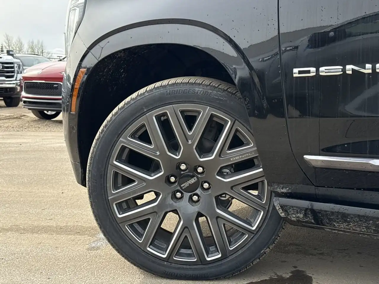 GMC Yukon снимка GMC Yukon