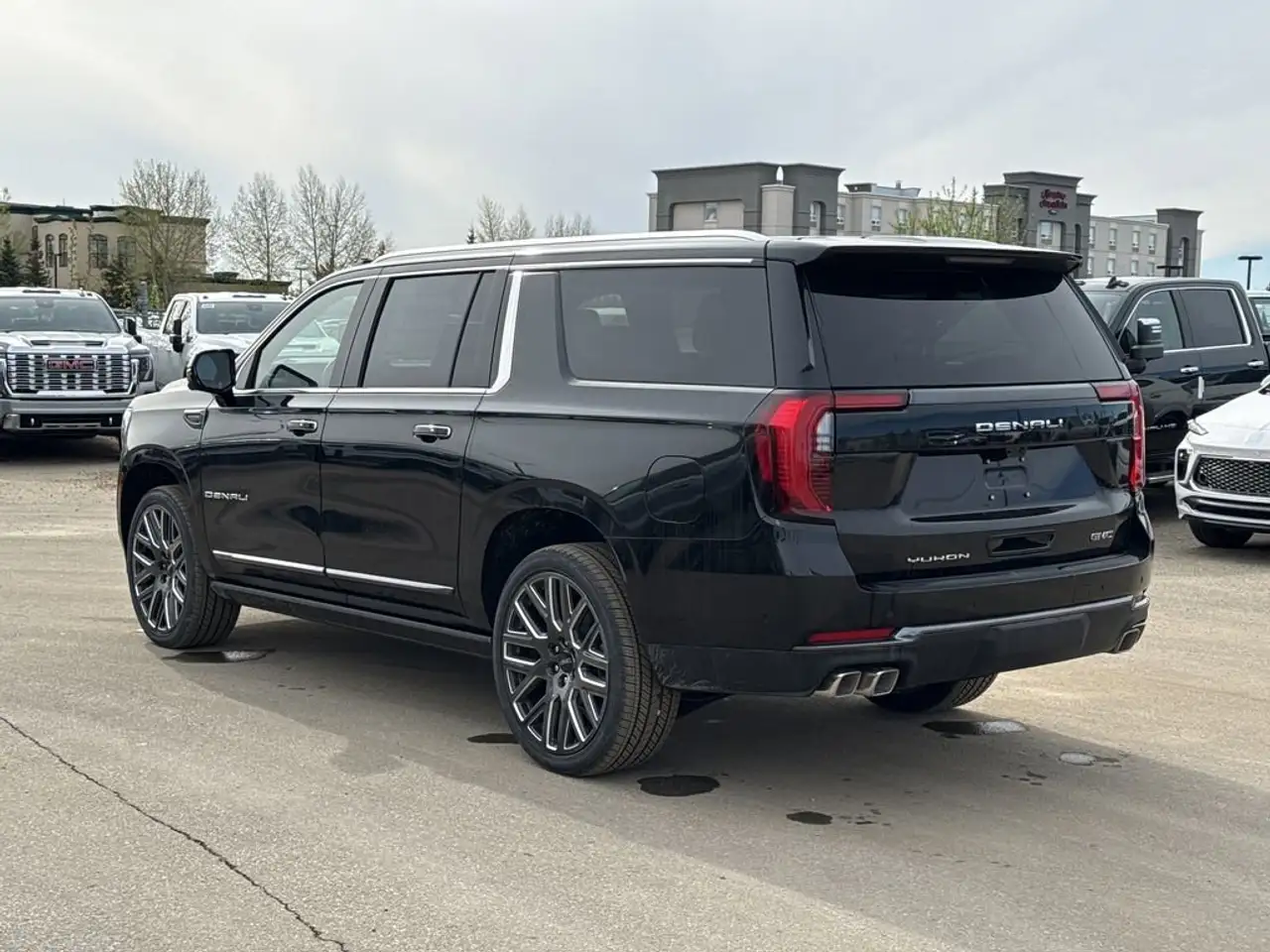 GMC Yukon снимка GMC Yukon