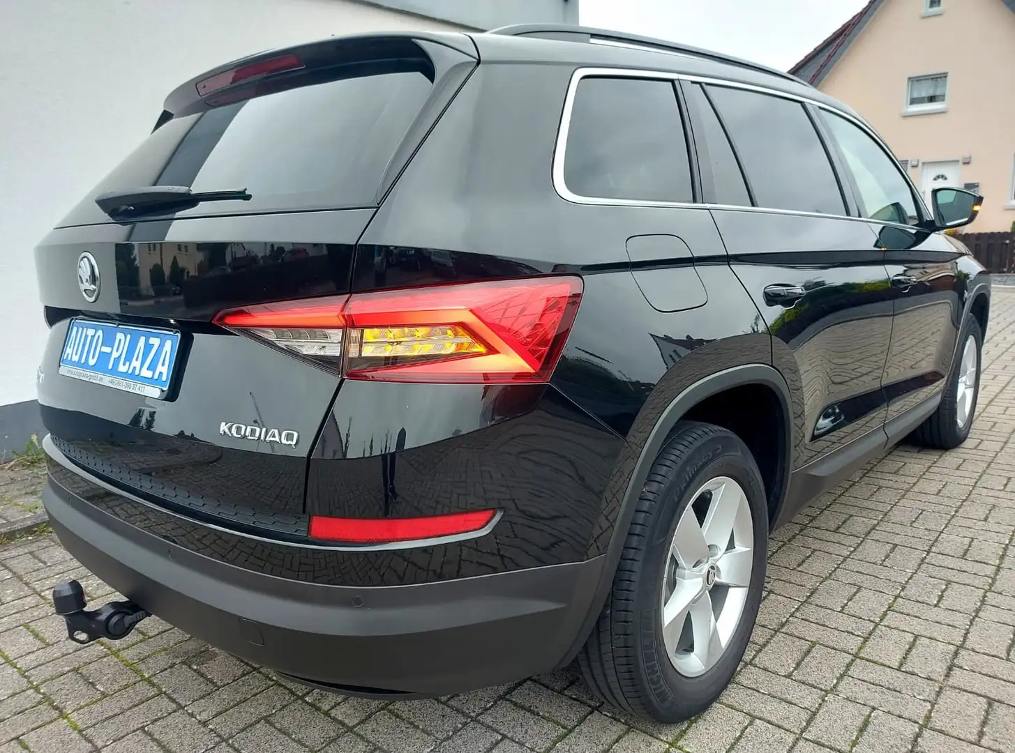 Skoda Kodiaq Ambition TSI NAVI R-KAM AHK SHZ LEDER LED Schwarz - 2