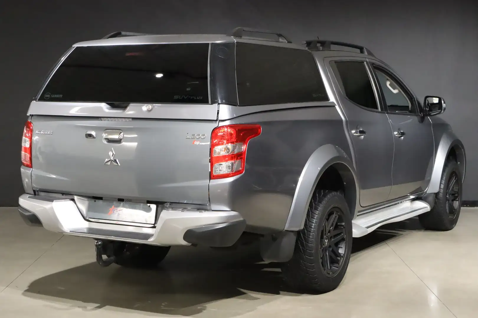 Mitsubishi L200 L200 2.4 DiD DoCa 4X4 GANCIO CAMERA HARDTOP Gris - 2