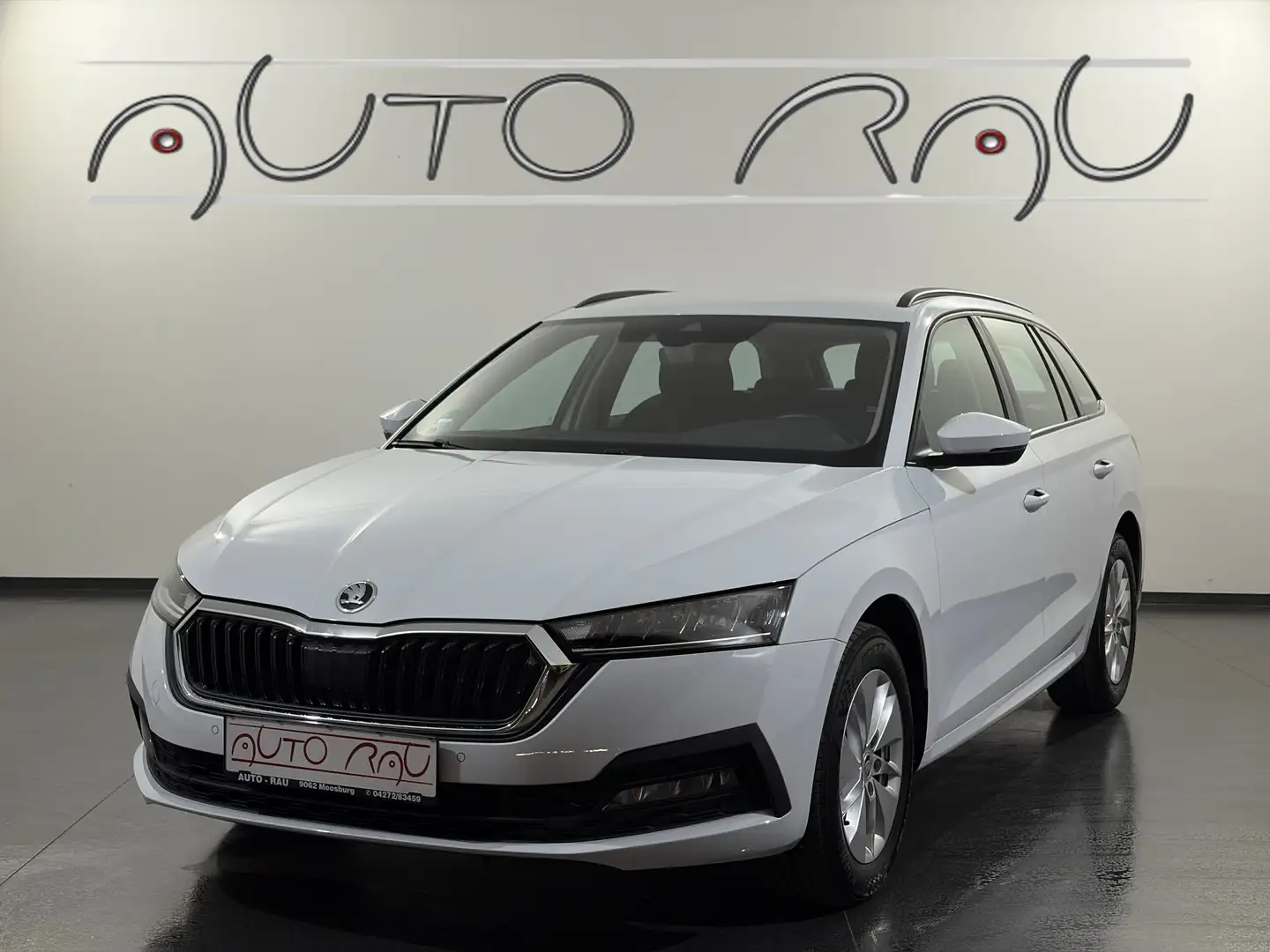 Skoda Octavia Com. 2.0 TDI Ambition DSG *AHK*LED*ACC* Weiß - 1