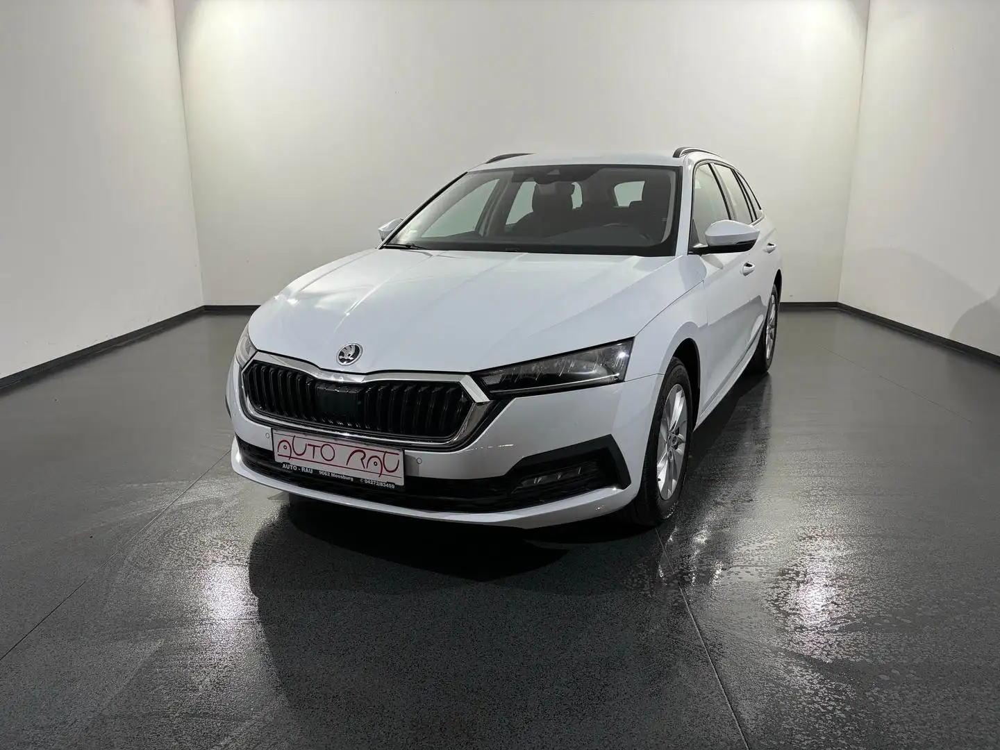 Skoda Octavia Com. 2.0 TDI Ambition DSG *AHK*LED*ACC* Weiß - 2