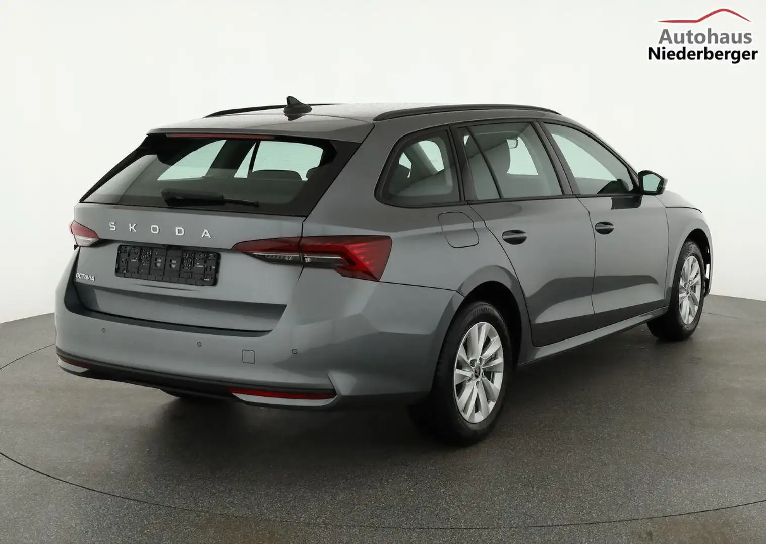 Skoda Octavia Combi 2.0 TDI 110 kW Selection DSG Selection, N... Grau - 2