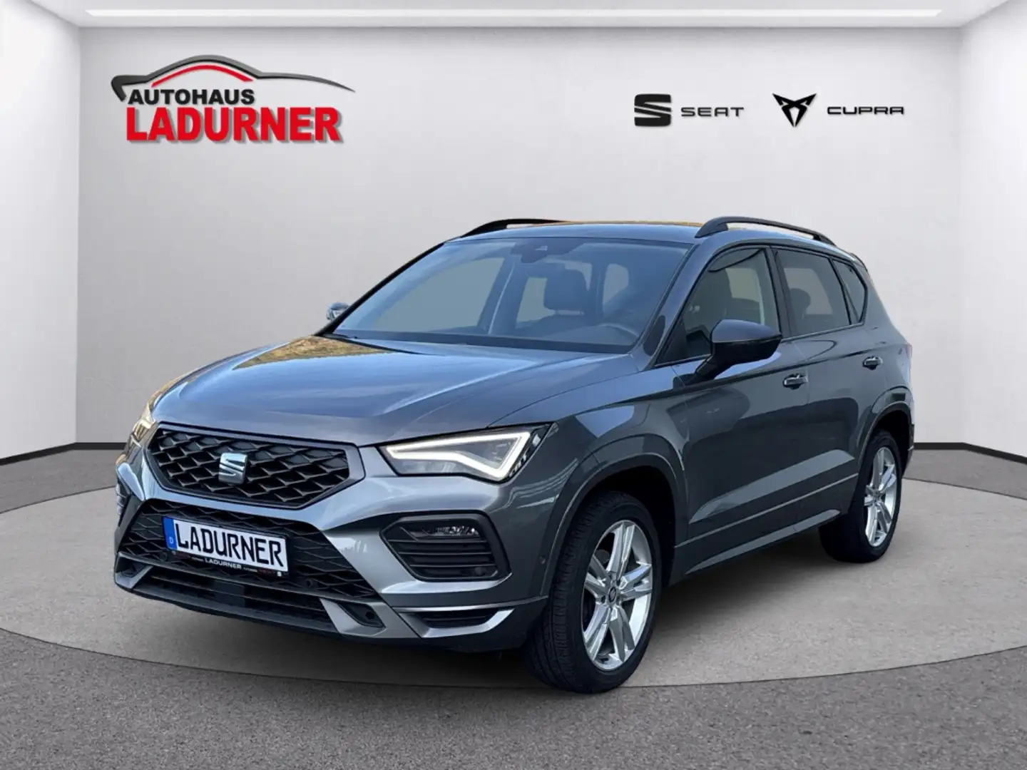 SEAT Ateca FR 1.5lTSI DSG* NAVI+LED+PDC+AHK+el.Heckklappe* Grau - 2
