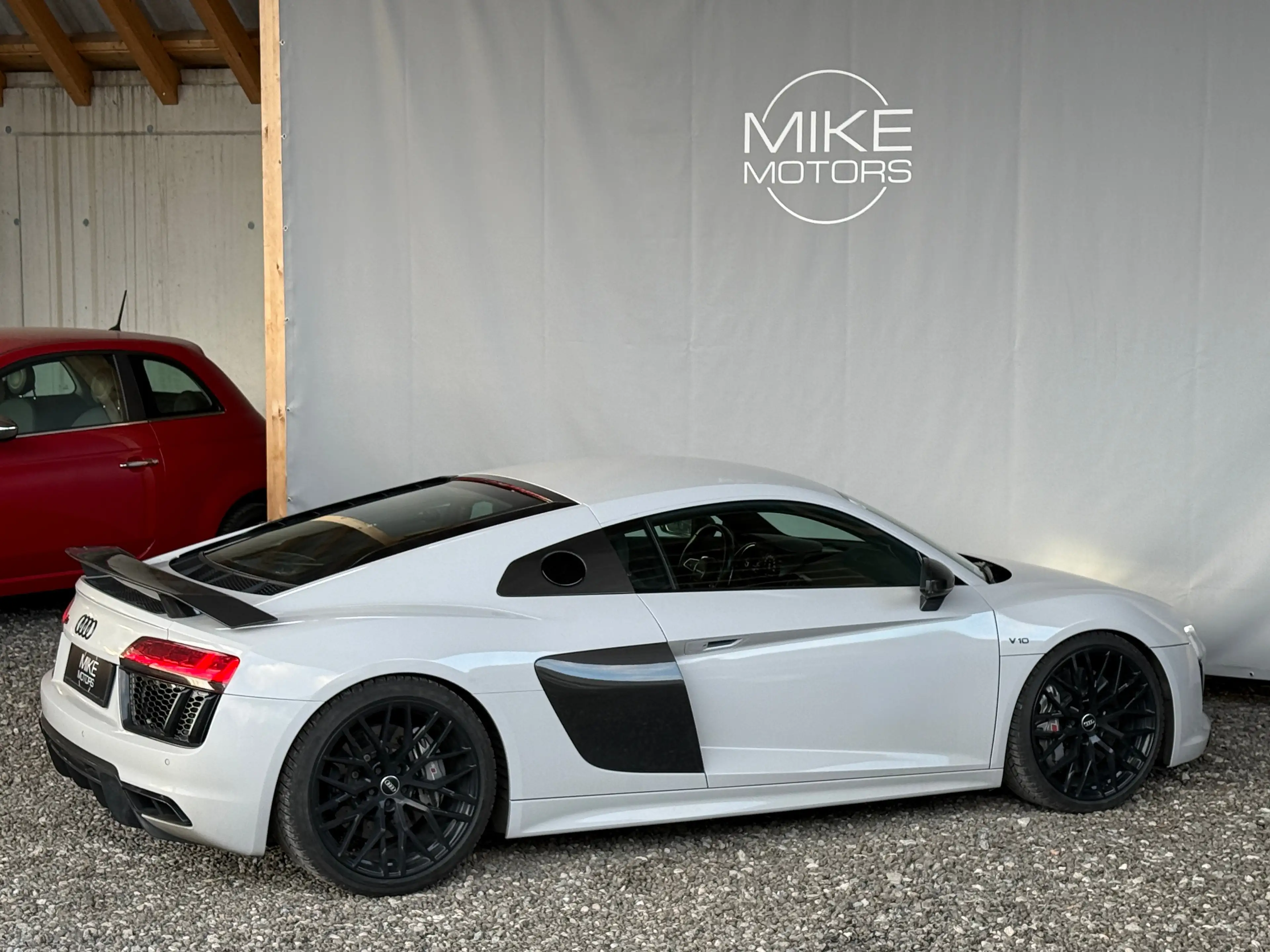 Audi R8 plus 5,2 FSI quattro S-tronic — photo 8