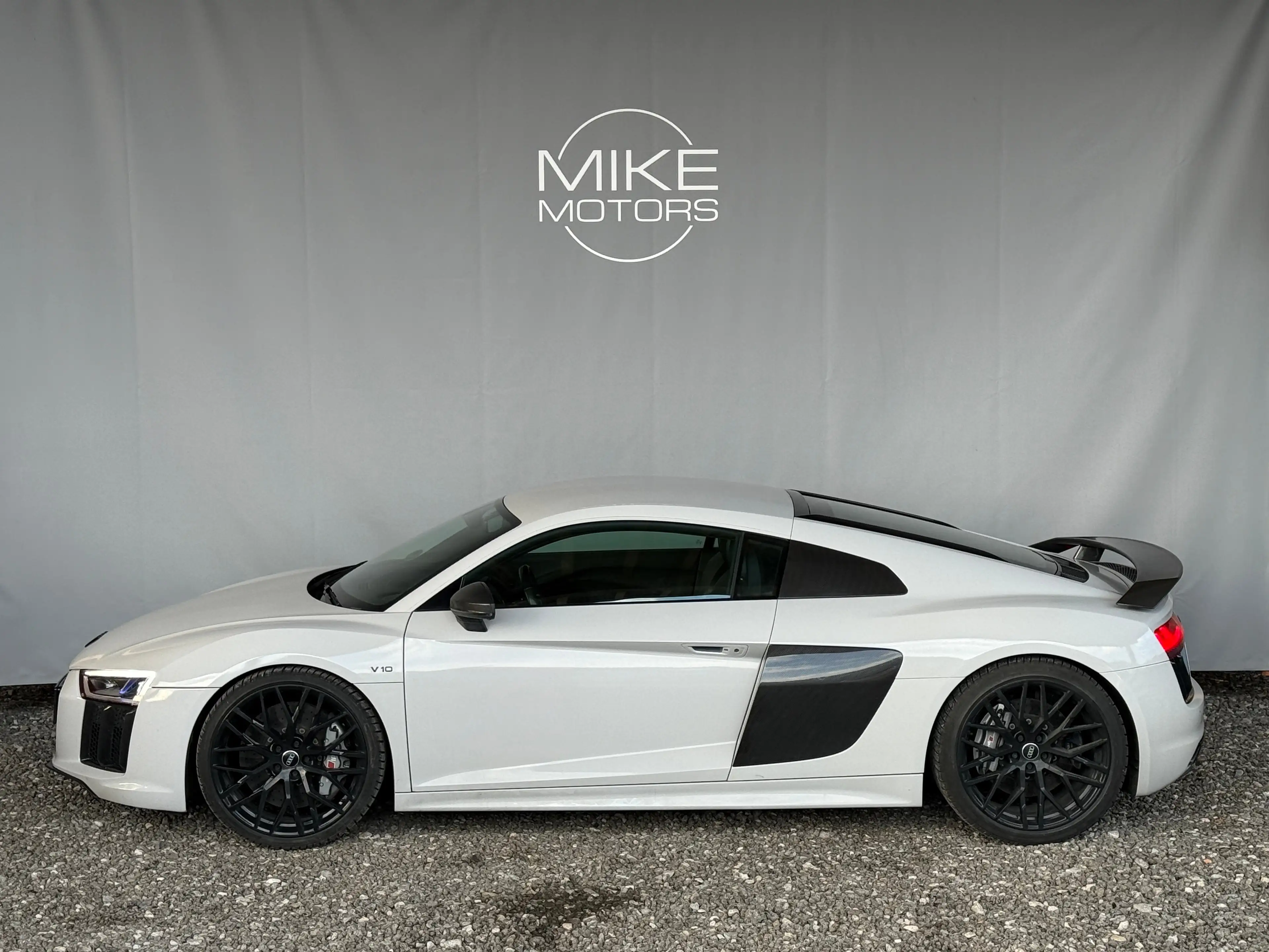 Audi R8 plus 5,2 FSI quattro S-tronic — photo 5