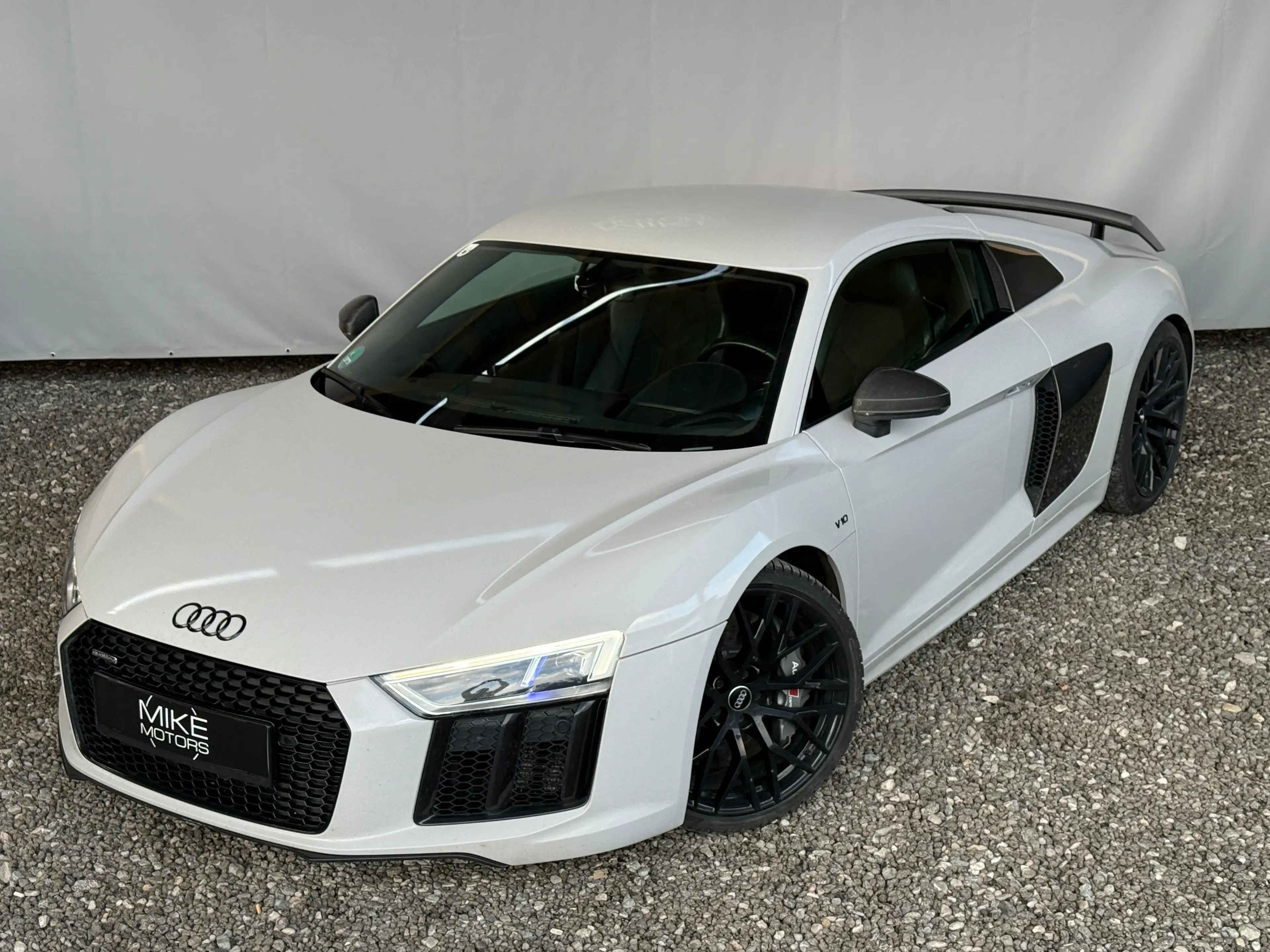 Audi R8 plus 5,2 FSI quattro S-tronic — photo 3