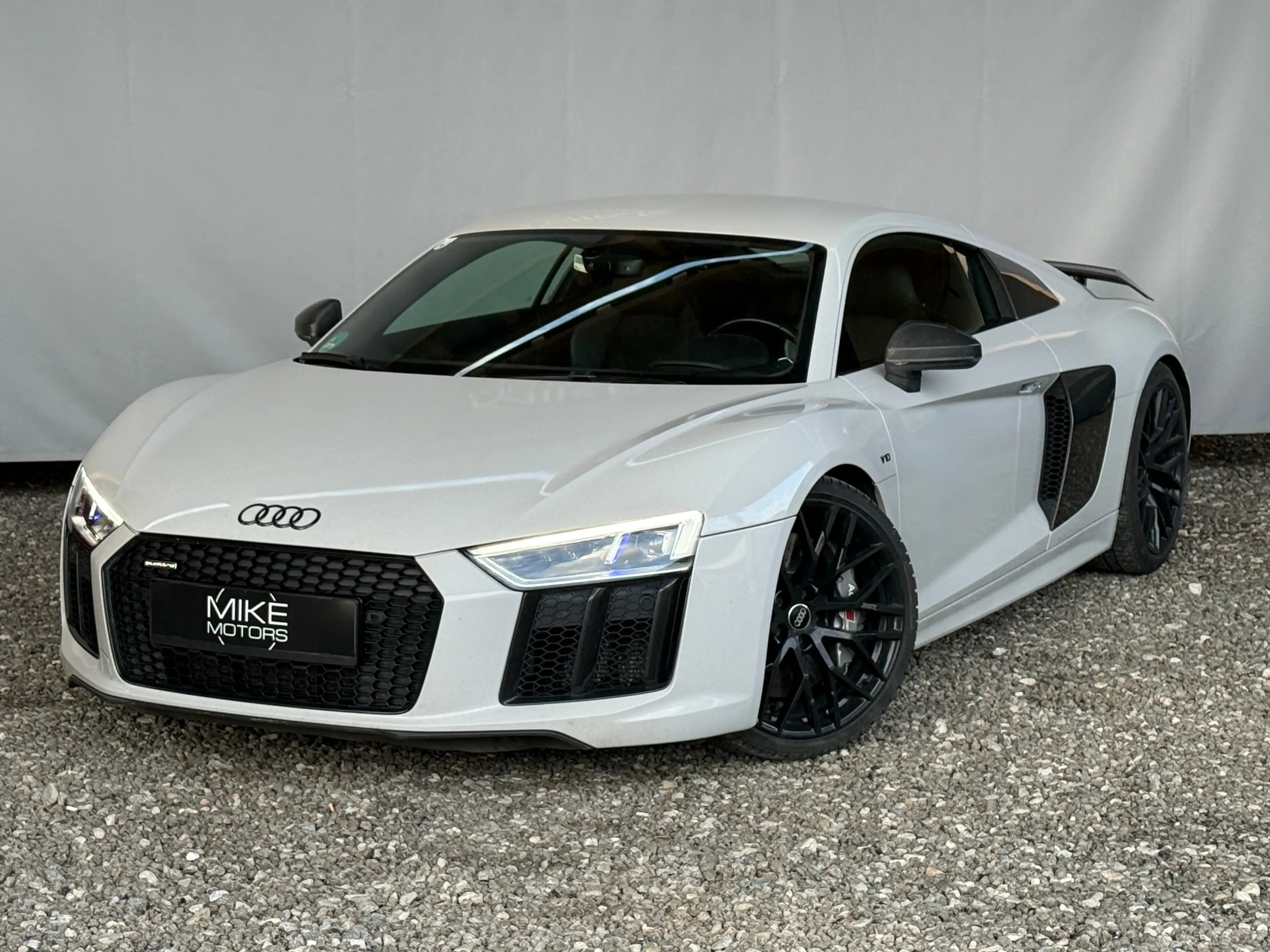 Audi R8 plus 5,2 FSI quattro S-tronic — photo 2