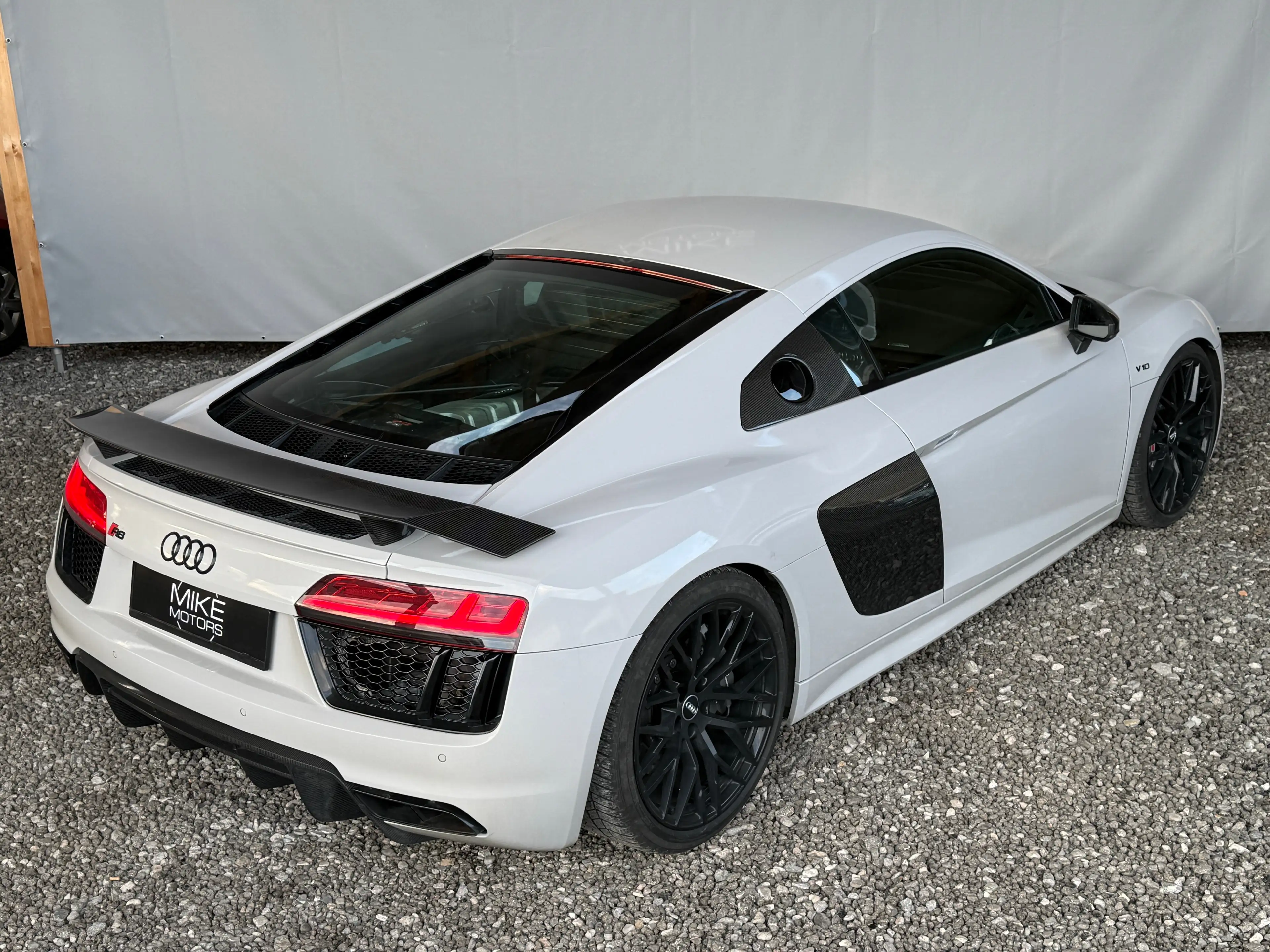 Audi R8 plus 5,2 FSI quattro S-tronic — photo 9