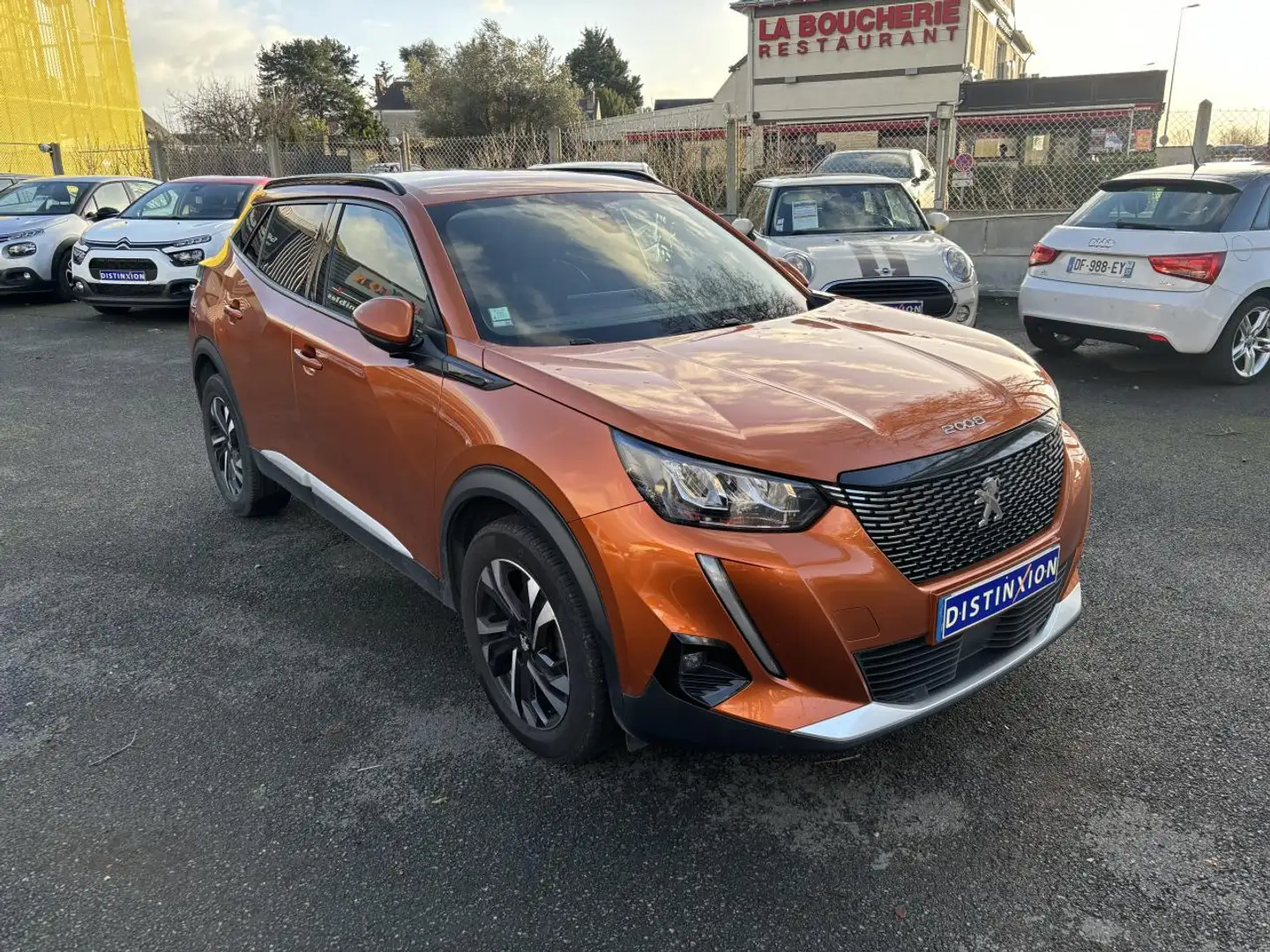 Peugeot 2008 1.2i 12V - 100 - ALLURE BUSINESS Oranje - 2