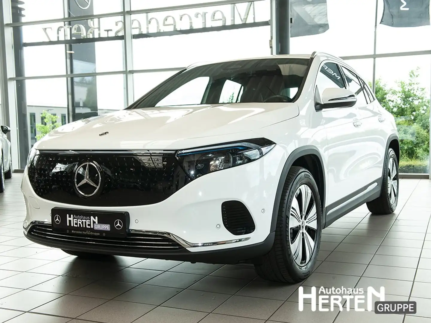 Mercedes-Benz EQA 300 4M+PROGRESSIVE+FAHRASSISTENS-P+LED+NAVI Weiß - 1