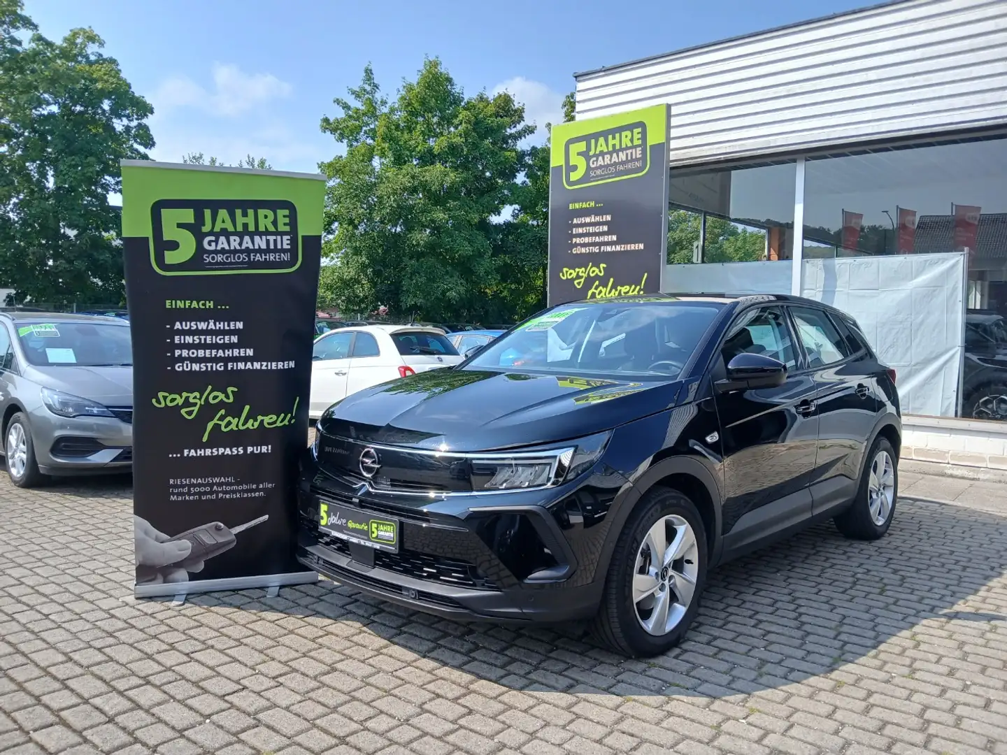 Opel Grandland 1.6T Fin. ab 2,99% Navi,Rückfahrkamera Schwarz - 2