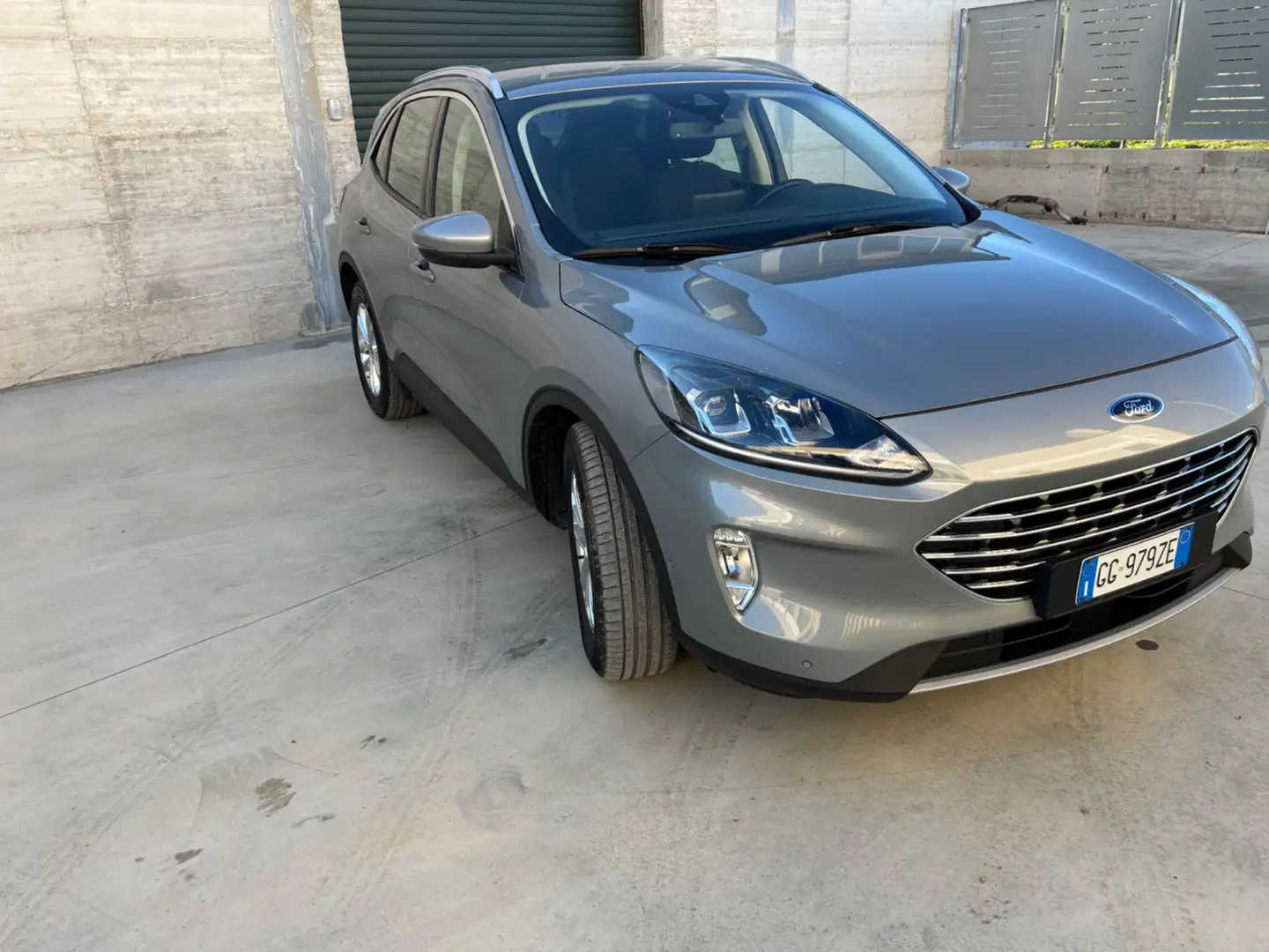 Ford Kuga 1.5 EcoBlue 120 CV 2WD Titanium Business Grigio - 2