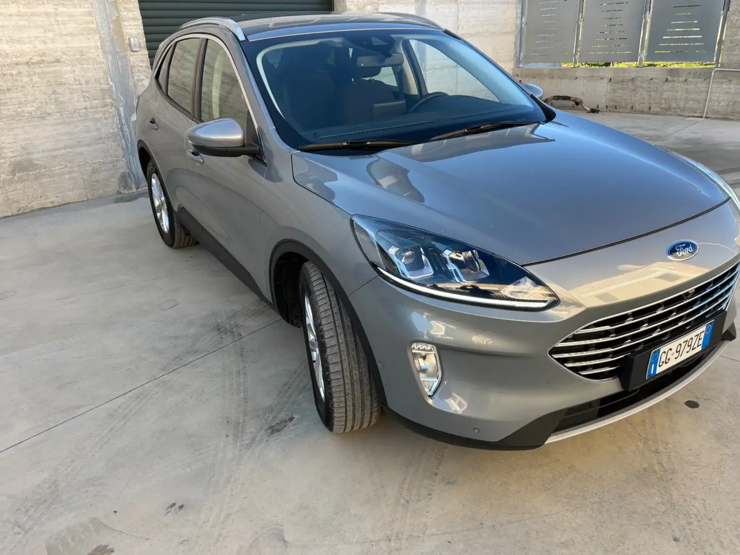 Ford Kuga 1.5 EcoBlue 120 CV 2WD Titanium Business Grigio - 1
