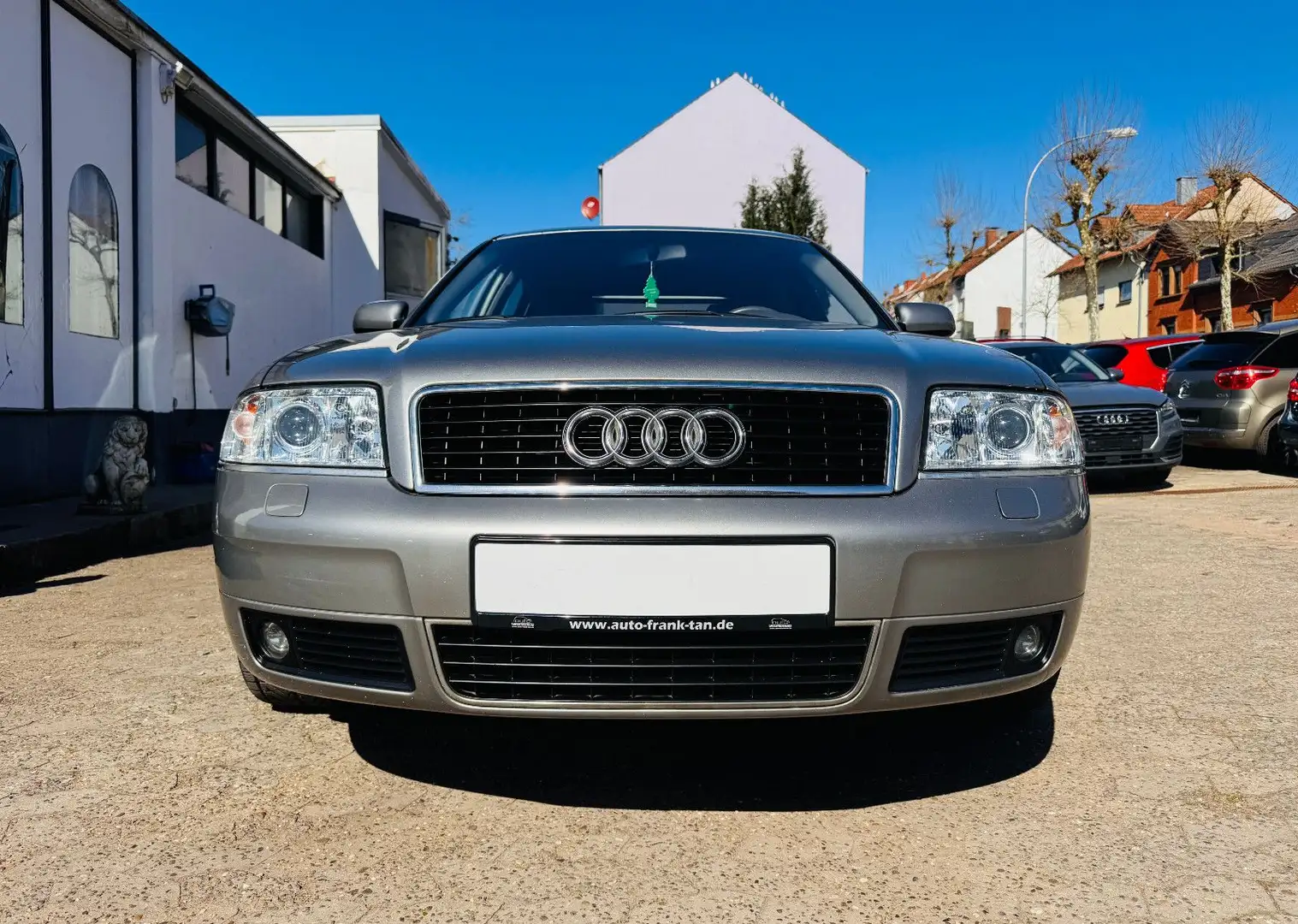 Audi A6 4.2 V8 quattro Lim Automatik Navi Xenon Leder Grau - 2