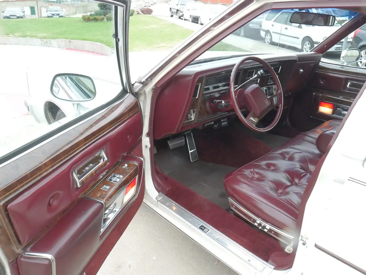 Oldsmobile Ninety-Eight Regency Sedan, foto 9