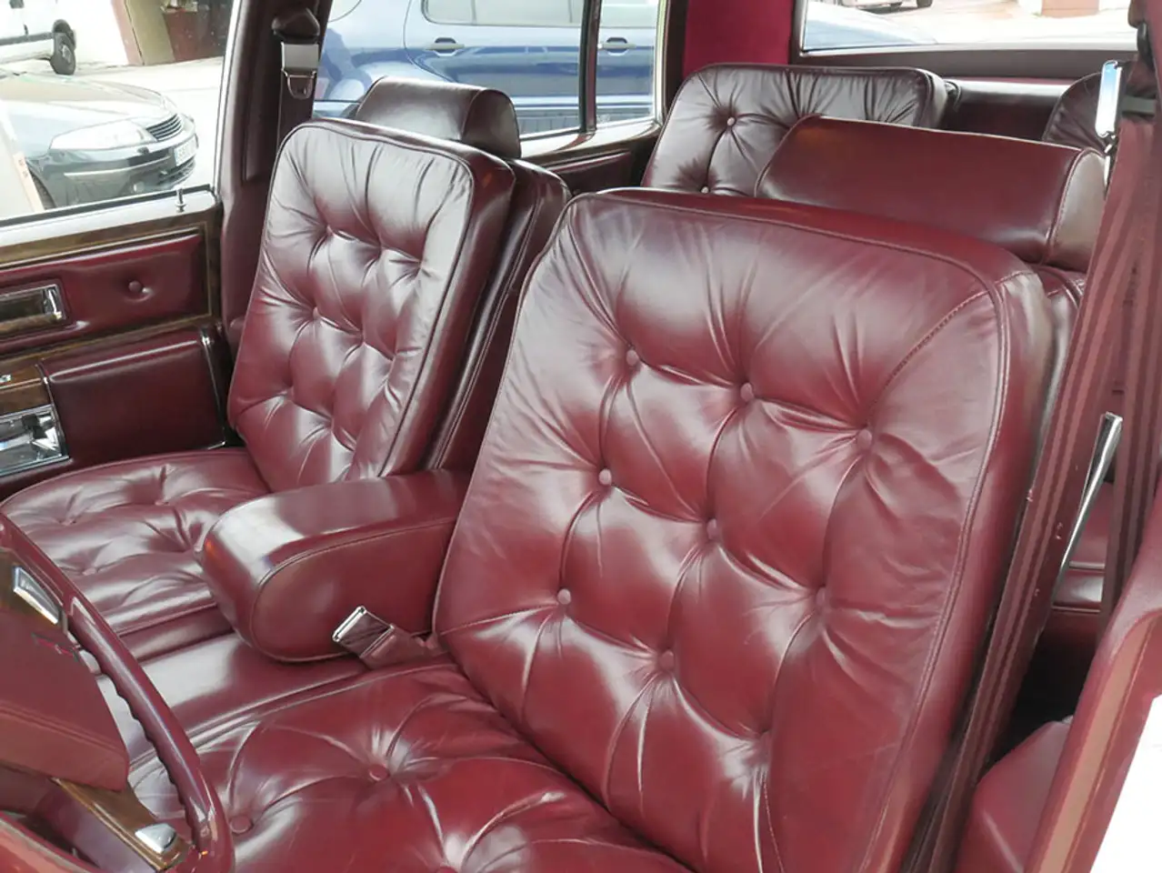 Oldsmobile Ninety-Eight Regency Sedan, foto 11