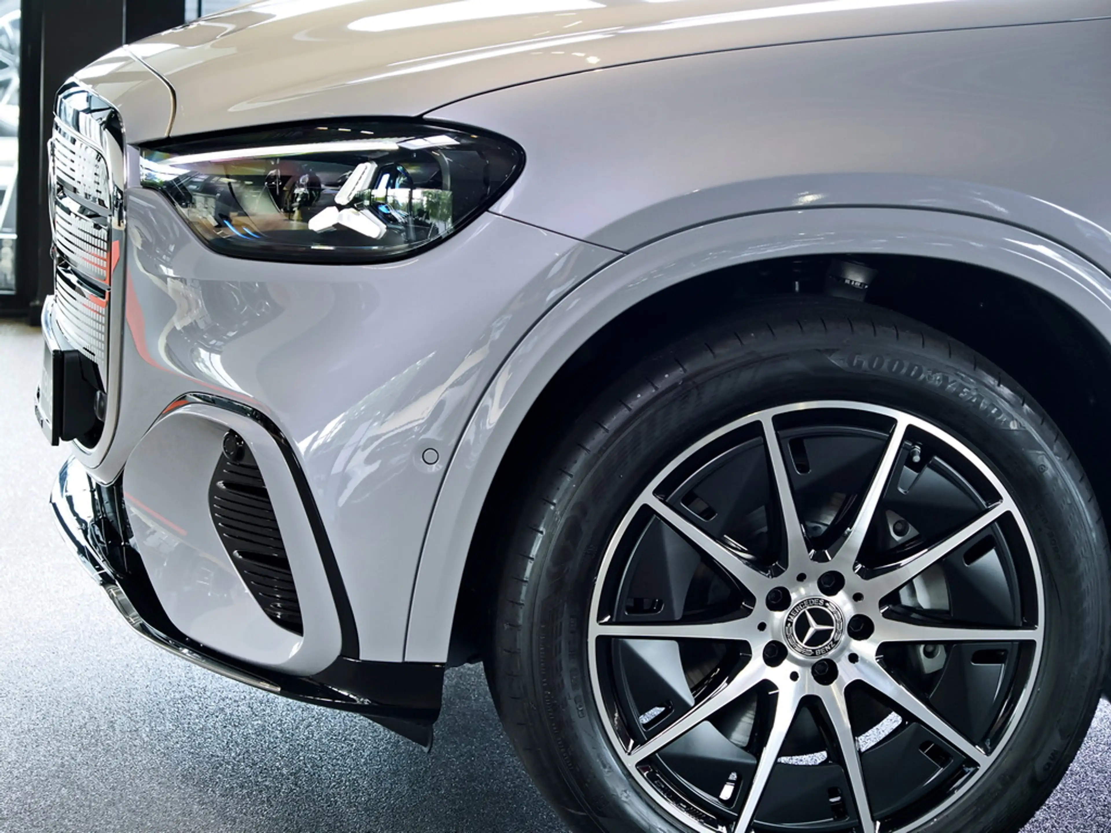 Mercedes-Benz GLC 400 4M EQ AMG PREM. AHK SKYCONTROL DIG-LIGHT — photo 4